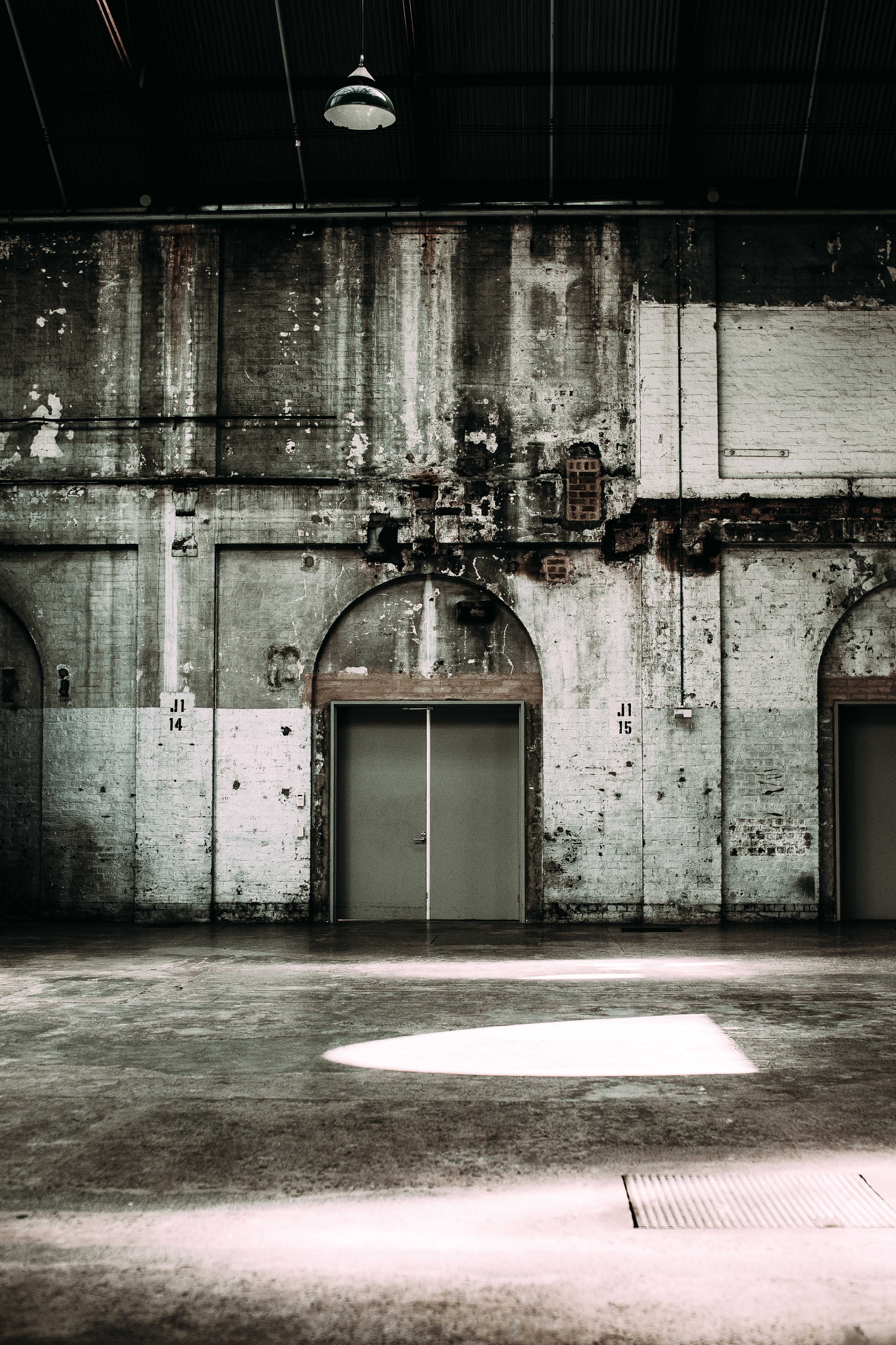 Big empty room in old factory · Free