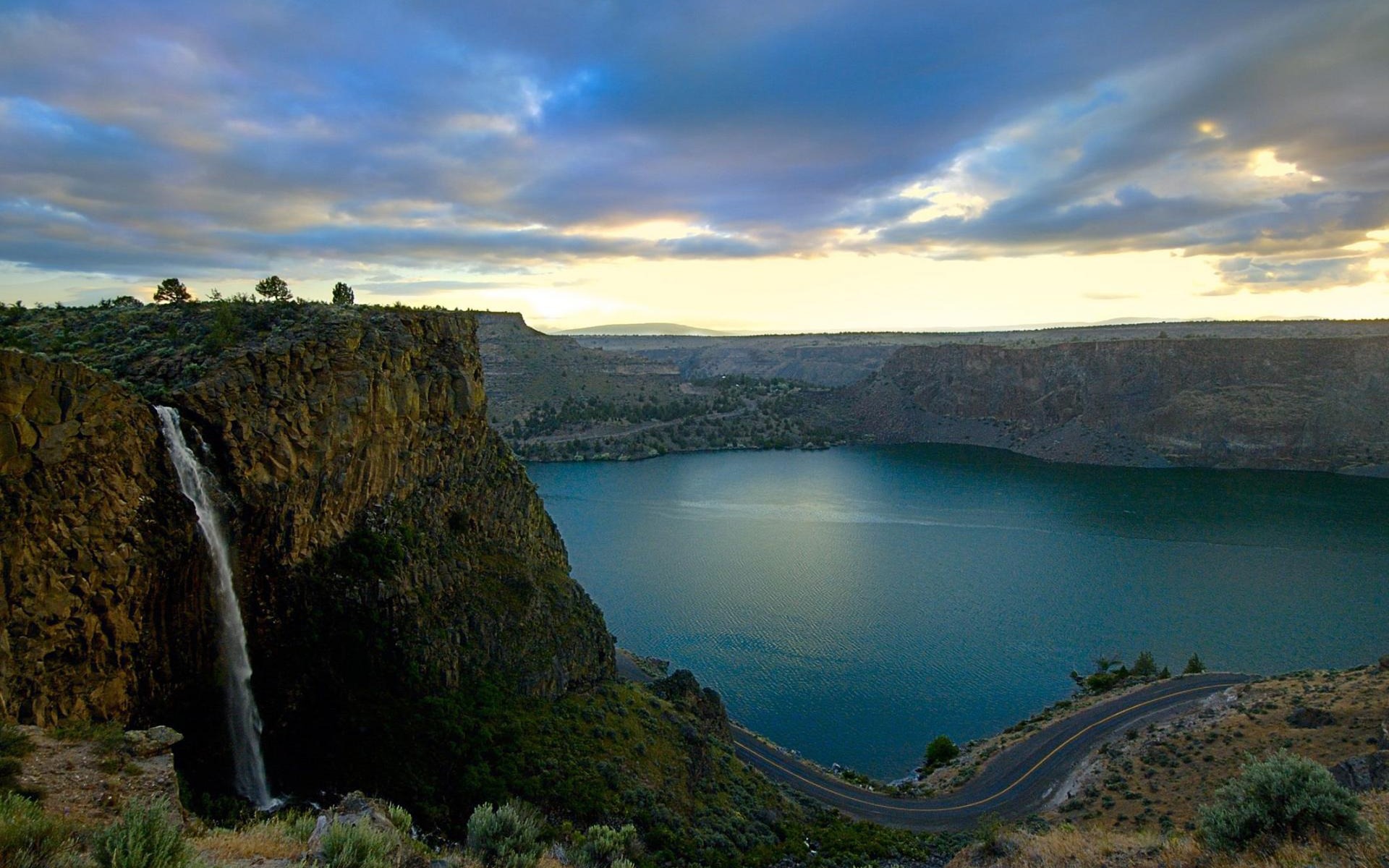 Waterfall Lake Quiet Scenic Daydream World Beautiful Scenery Wallpaper