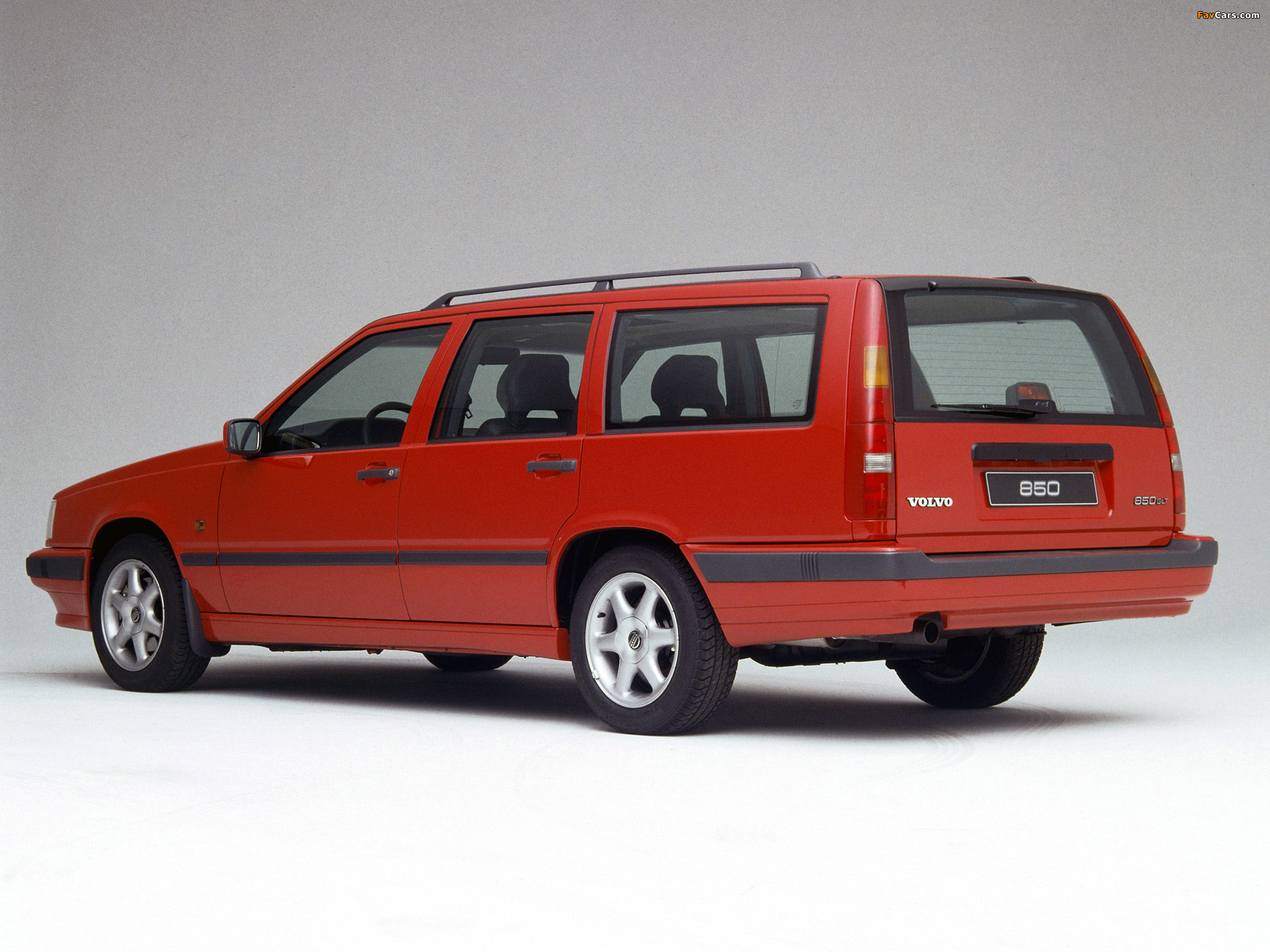 Volvo 850 Kombi 1992–96 wallpaper (2048x1536)