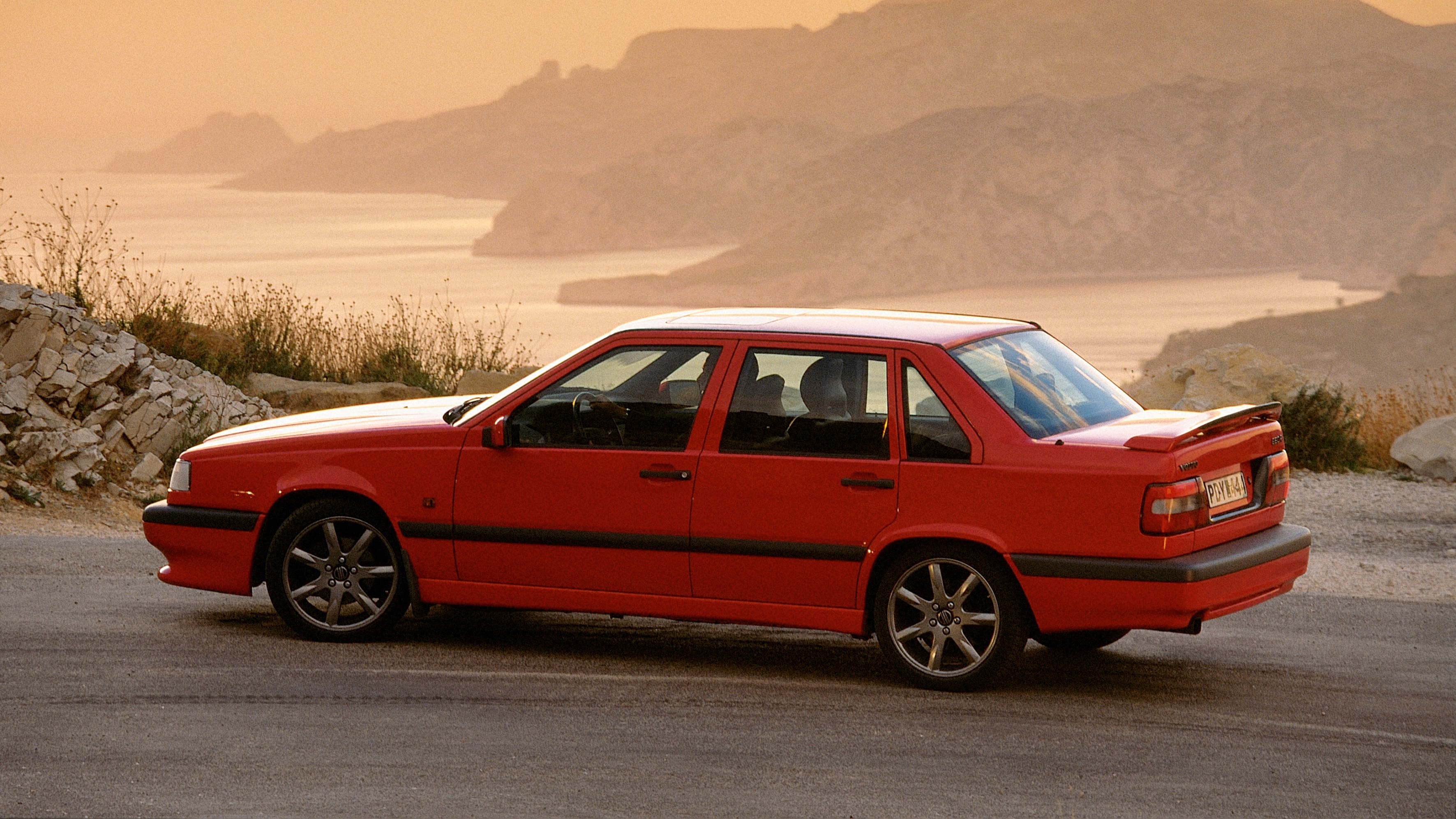The Volvo 850 is 25 years old. You need to see these pics