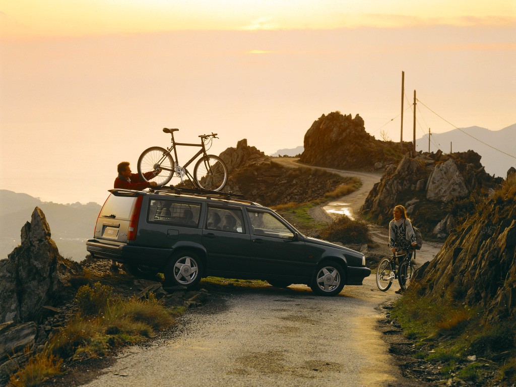 VOLVO 850 Estate specs & photo, 1994, 1995, 1996, 1997