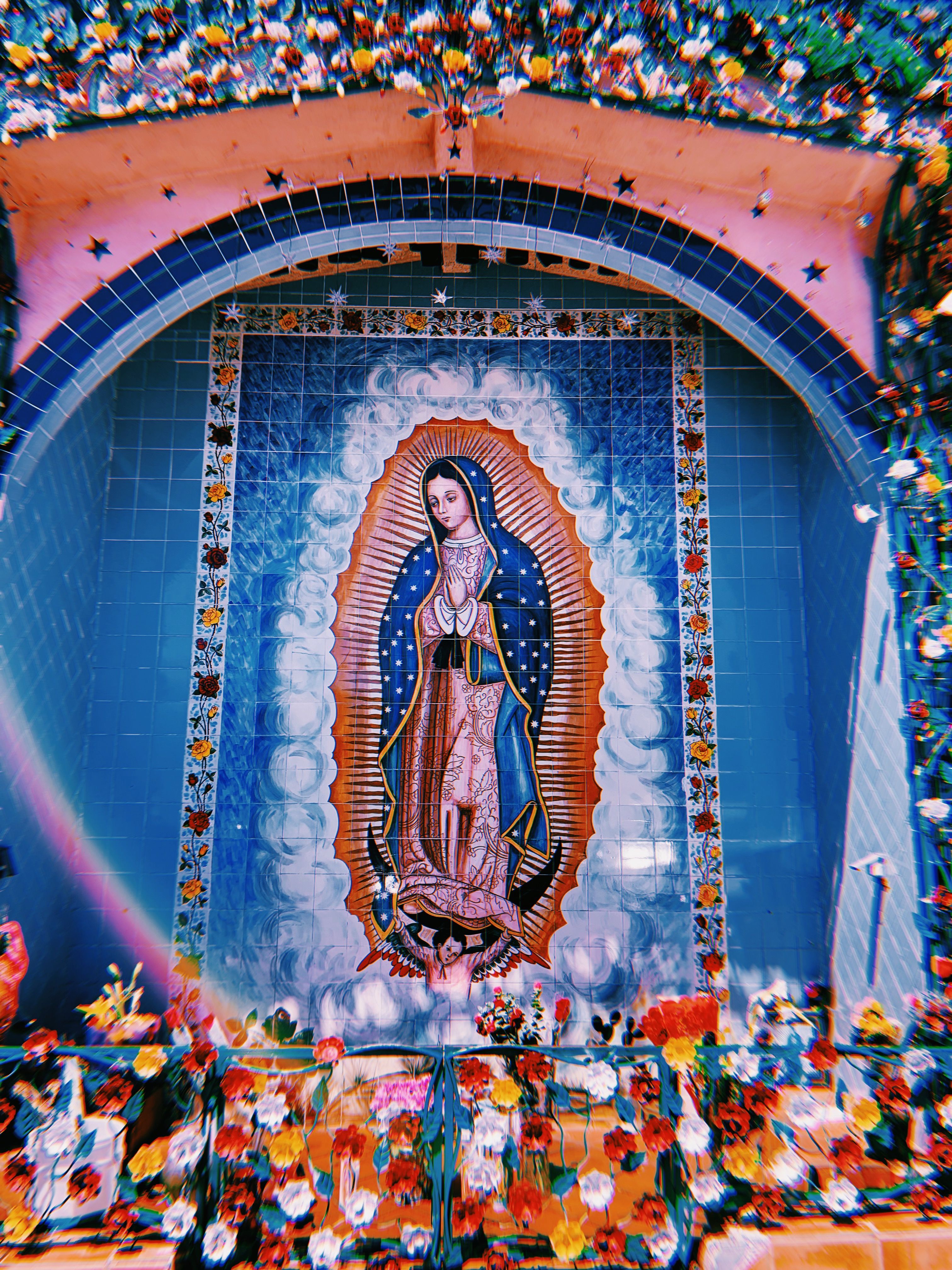 La Virgen de Guadalupe. Latina aesthetic wallpaper, Latina aesthetic, Mexican culture art