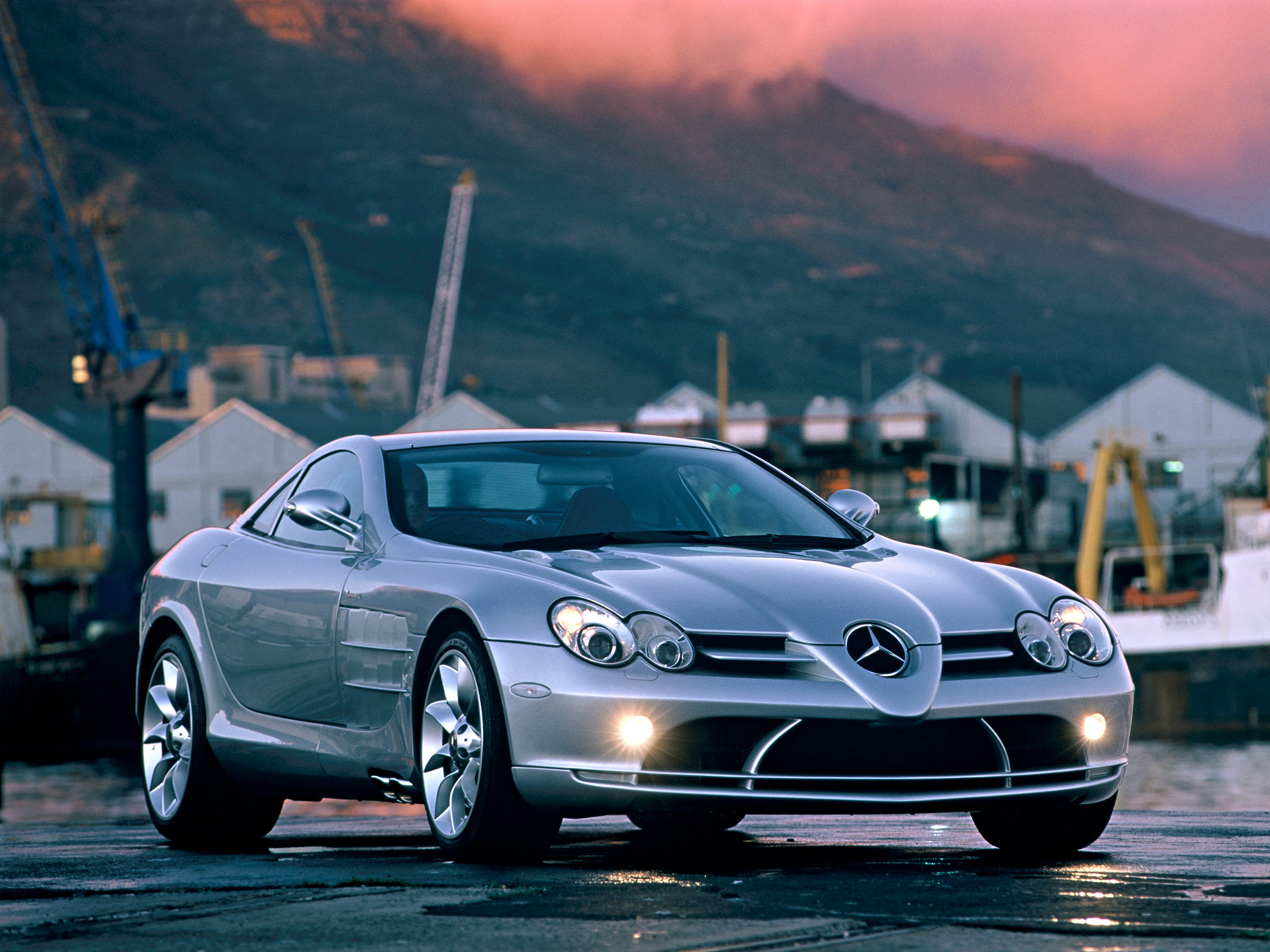 Mercedes Benz SLR McLaren Wallpaper