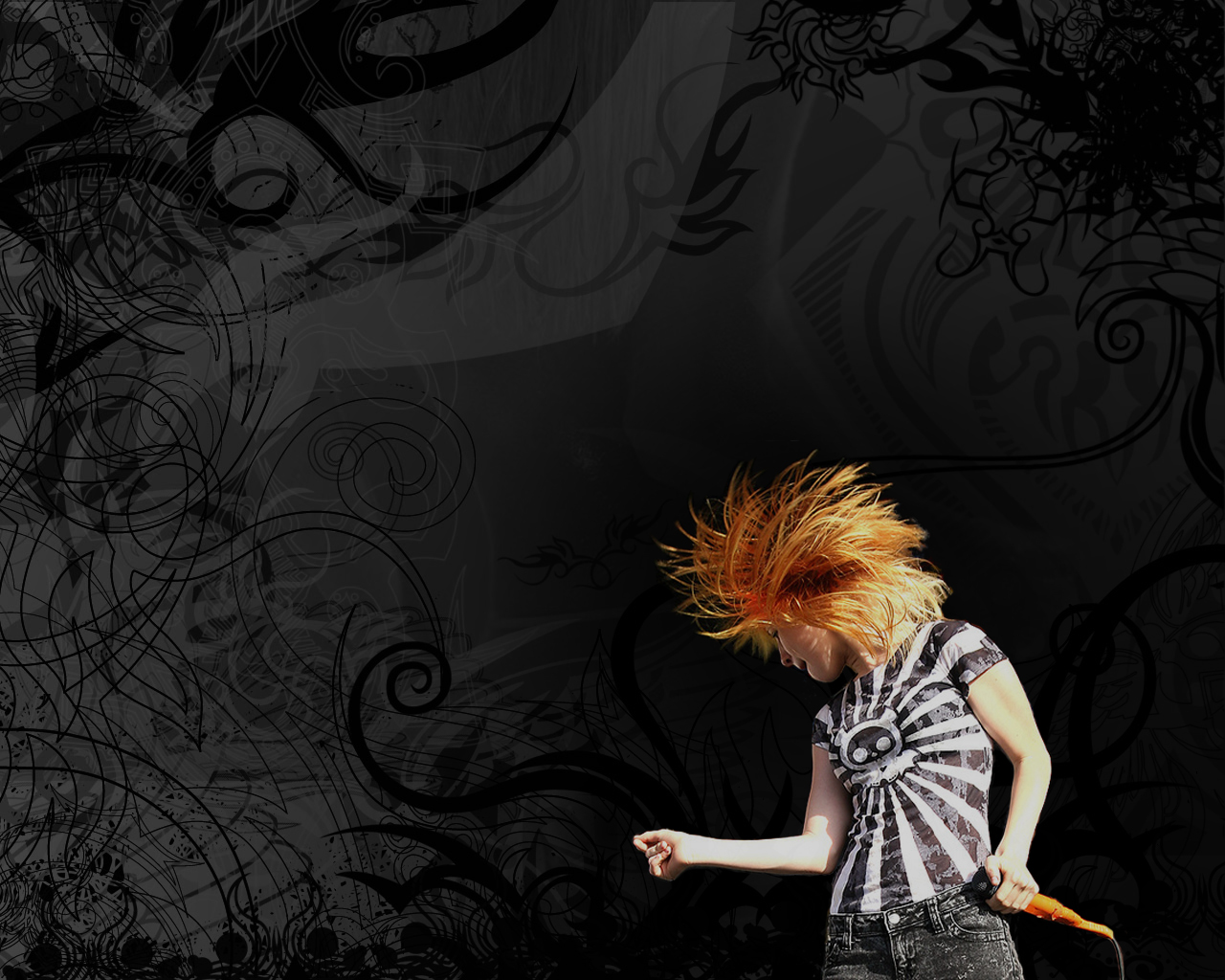 Hayley Williams Headbanging