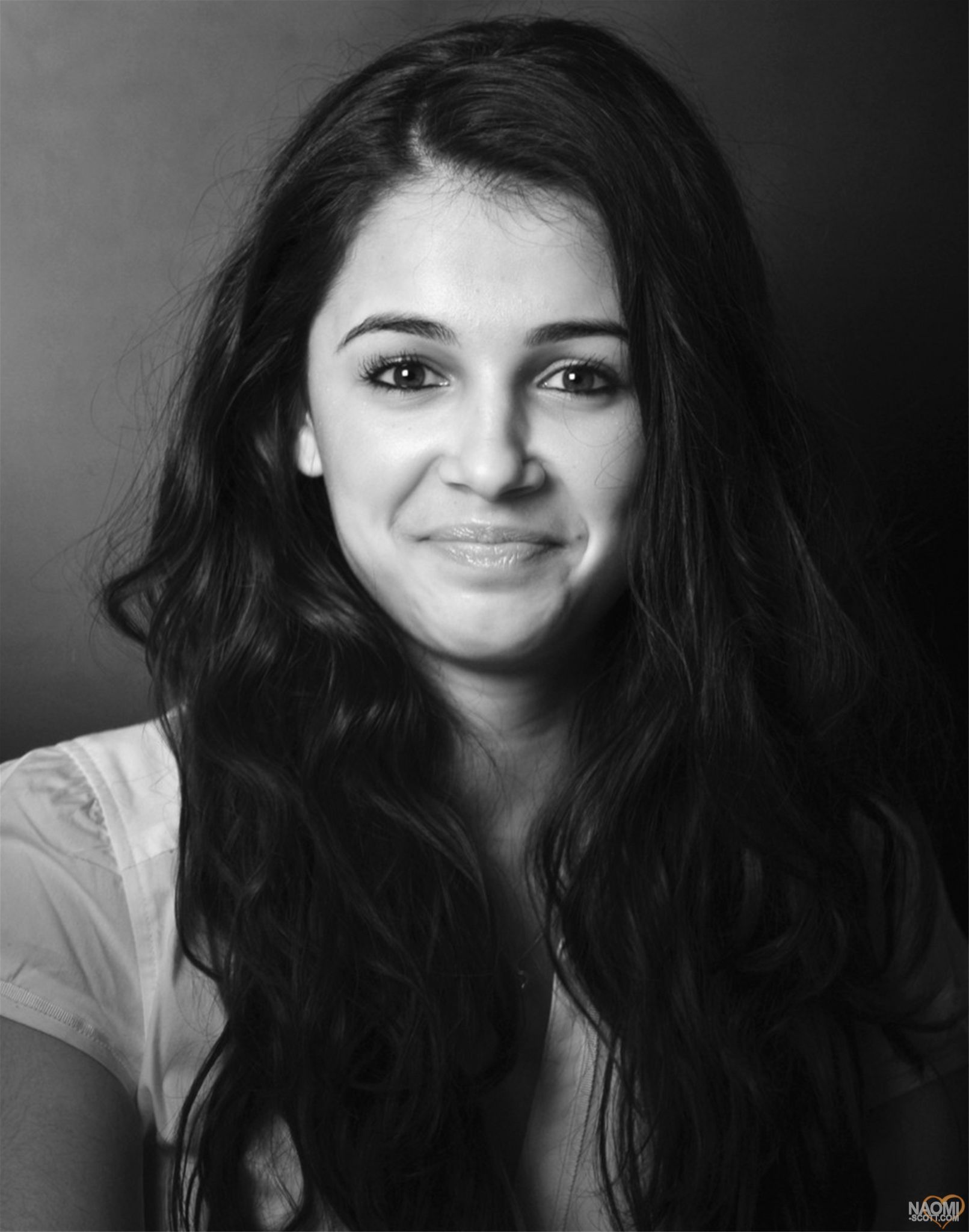 Mommas books. Naomi scott, Liv tyler, Pretty face