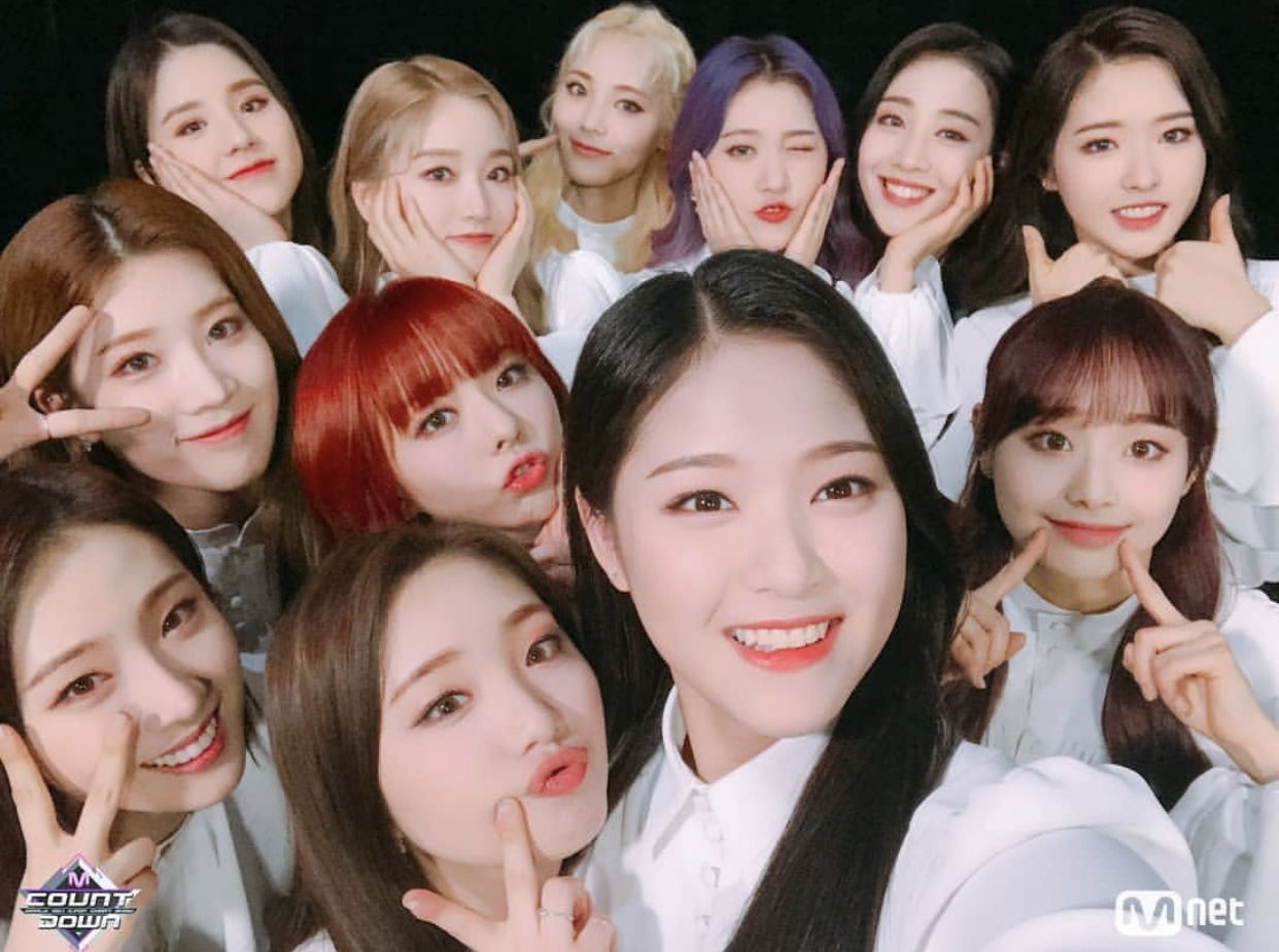 Loona Group Selfie Wallpapers - Wallpaper Cave