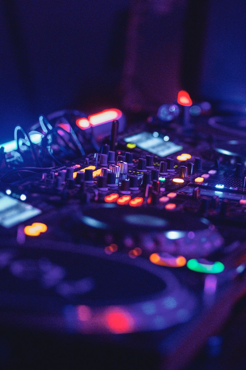Download Wallpaper 800x1200 Equipment, Sound Recording, Music, Dj, Neon Iphone 4s 4 For Parallax HD Background