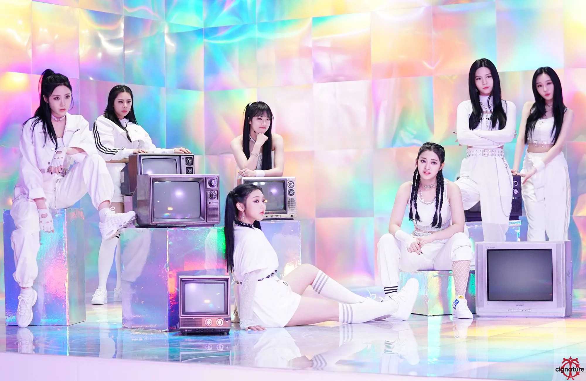 April 17, 2020 J9 Entertainment Naver Update 'ASSA' music video behind