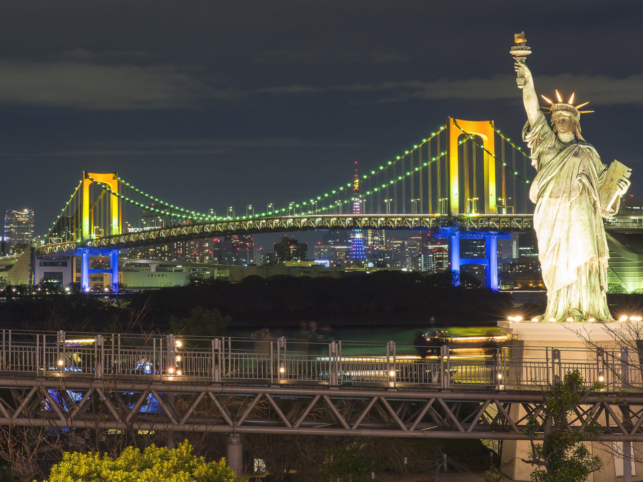 Odaiba Island In Tokyo Japan Rainbow Bridge Replicas Of The Statue Of Liberty Ultra HD Desktop Wallpaper For Computers Laptop Tablet And Mobile Phones 3840x2160, Wallpaper13.com