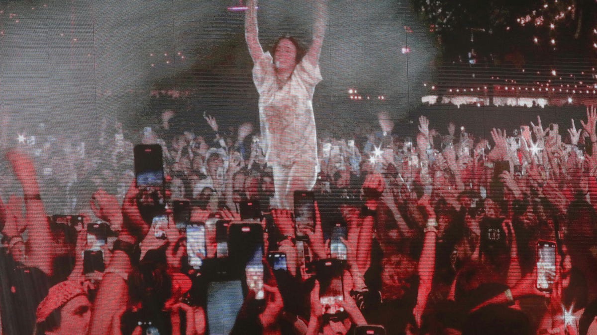 Coachella 2022 photo: Scenes from Weekend 1 on the festival grounds