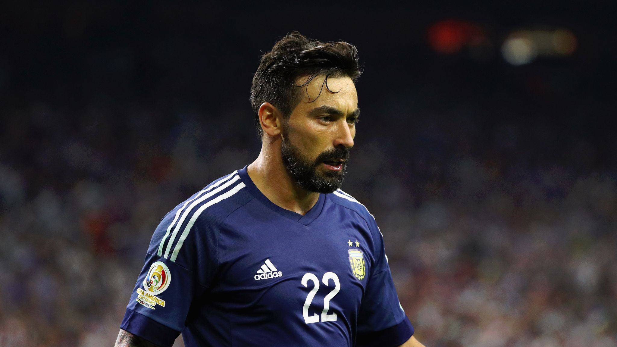 Ezequiel Lavezzi issues apology over offensive photograph