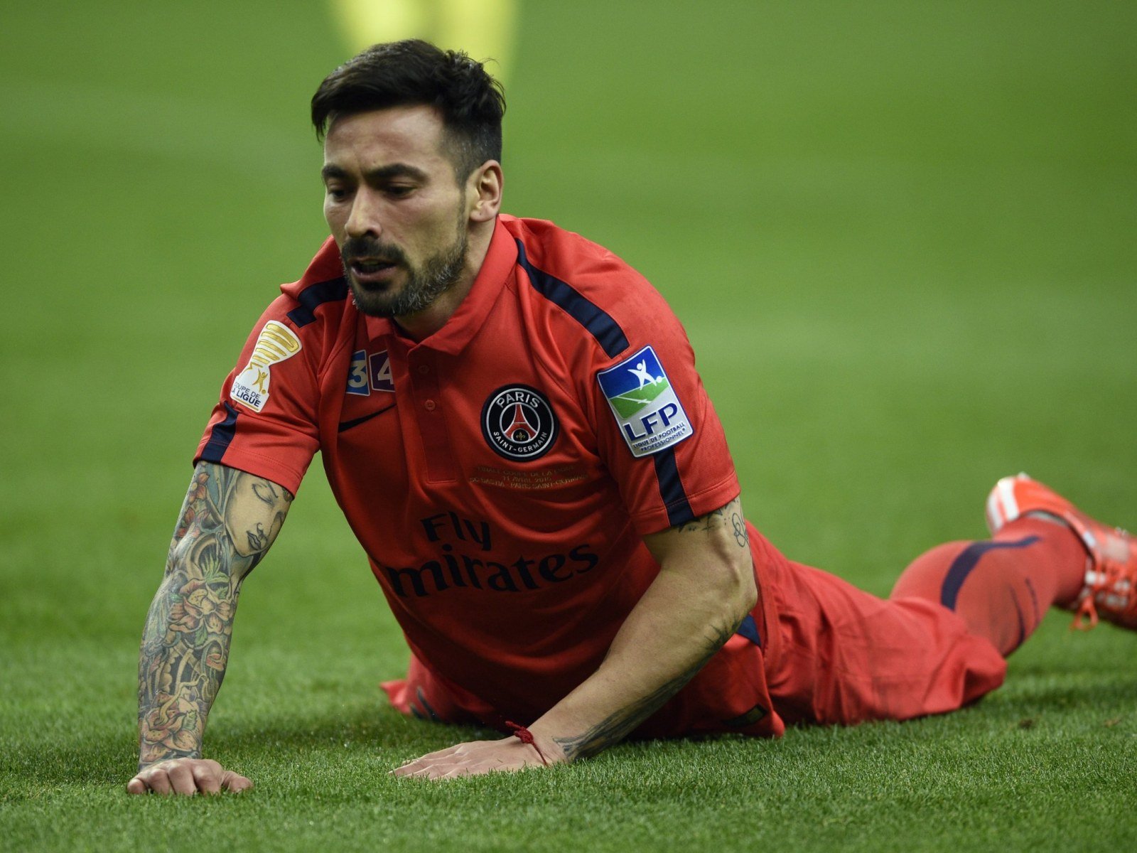 PSG Star Ezequiel Lavezzi Instantly Becomes one of World's Richest Players in China Move