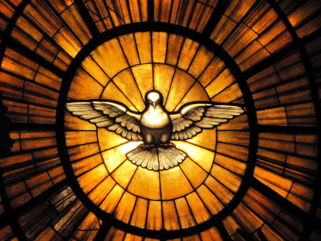 All sizes. Espíritu Santo en la Gloria del Bernini en donde se exponen la imagenes de los nuevos Santos. Sharing!