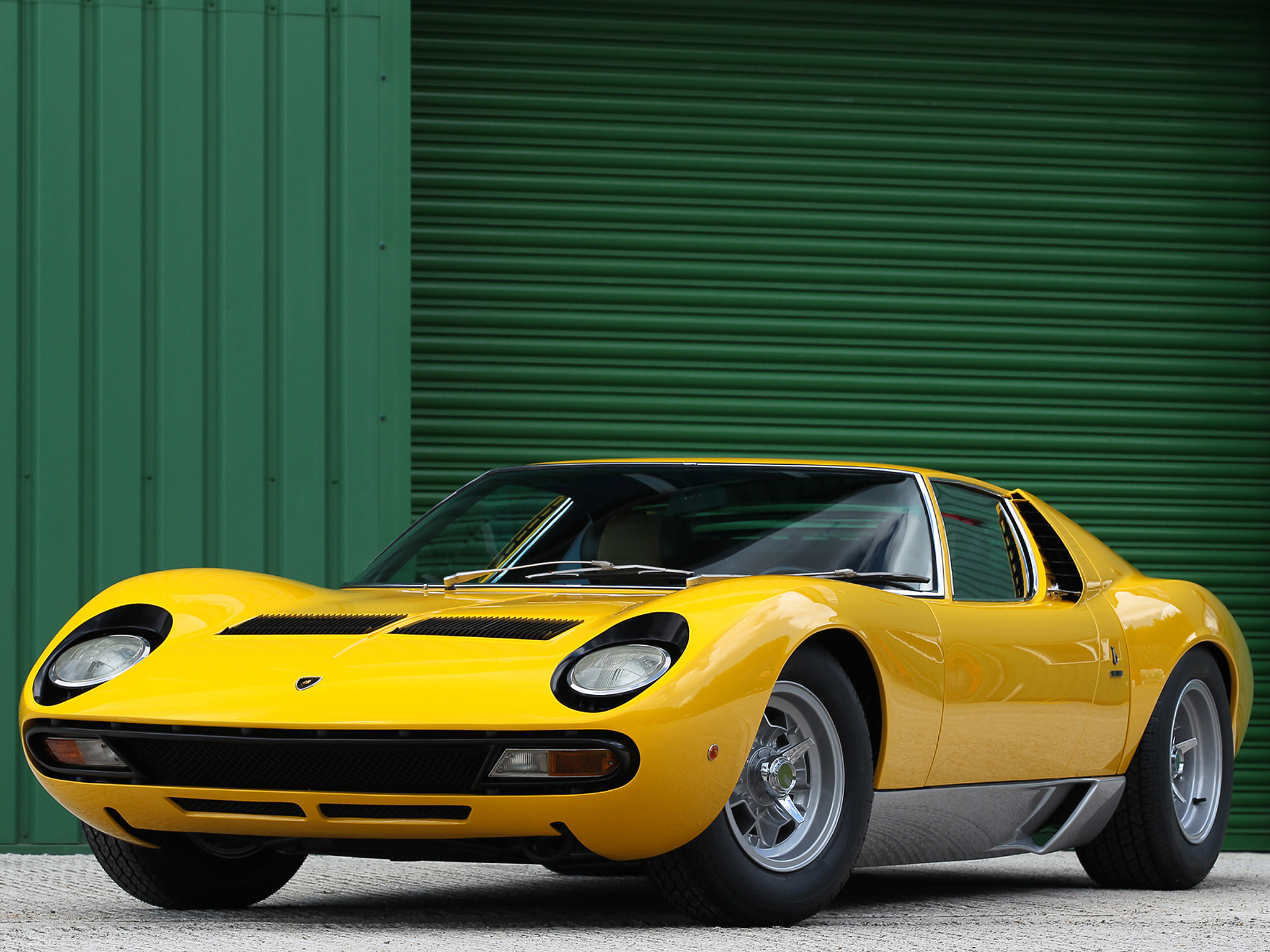 Lamborghini Miura SV Wallpaper