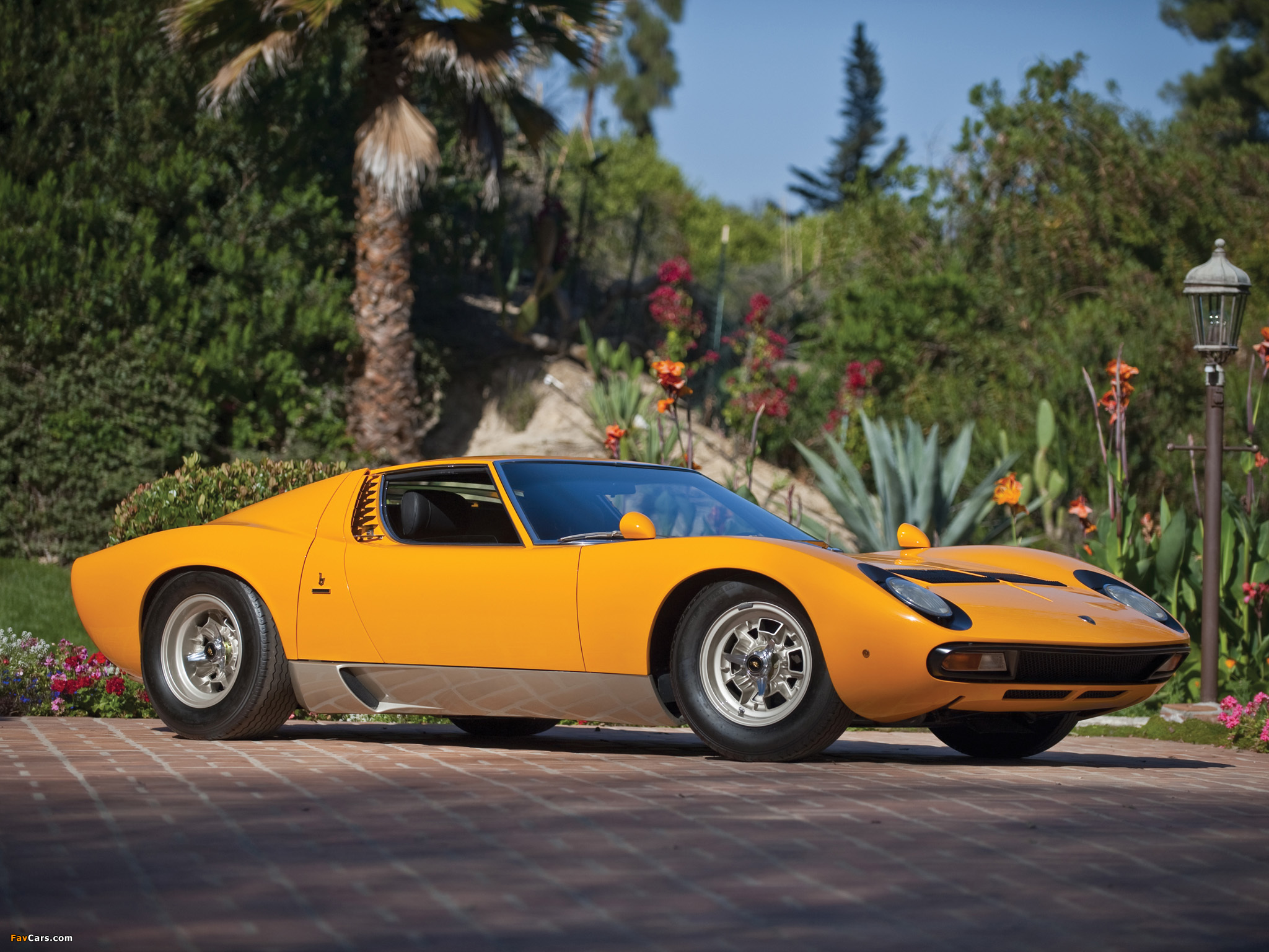 Lamborghini Miura P400 SV 1971–72 wallpaper (2048x1536)