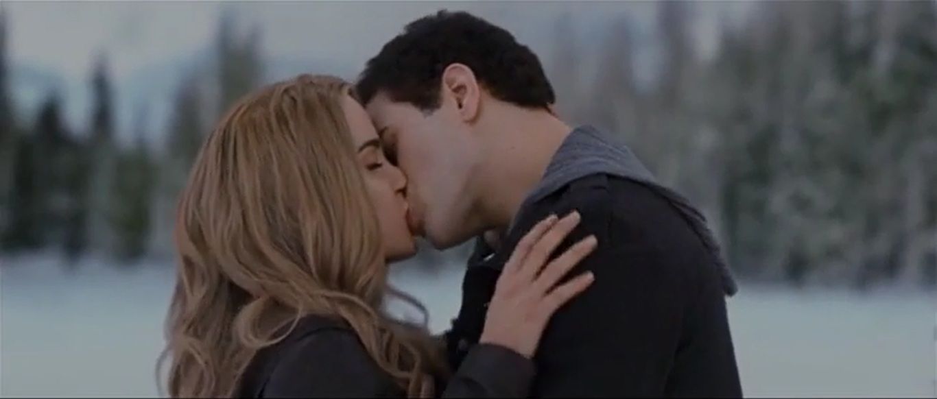 Emmett Cullen and Rosalie Hale. Twilight film, Twilight saga series, Twilight saga