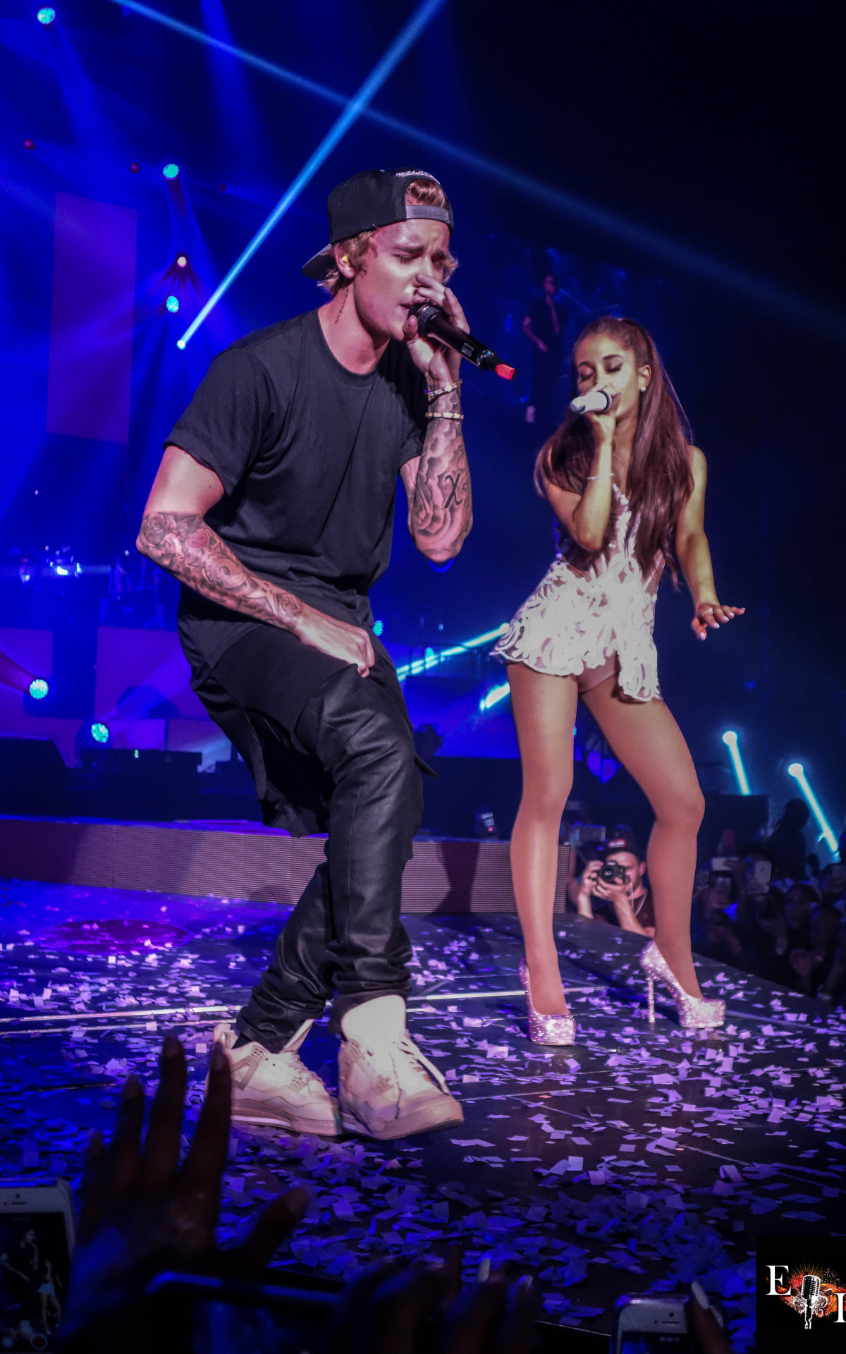 Free download Surprise Justin Bieber hits up the stage at Ariana Grande [1280x1920] for your Desktop, Mobile & Tablet. Explore Justin Bieber And Ariana Grande Wallpaper. Justin Bieber And