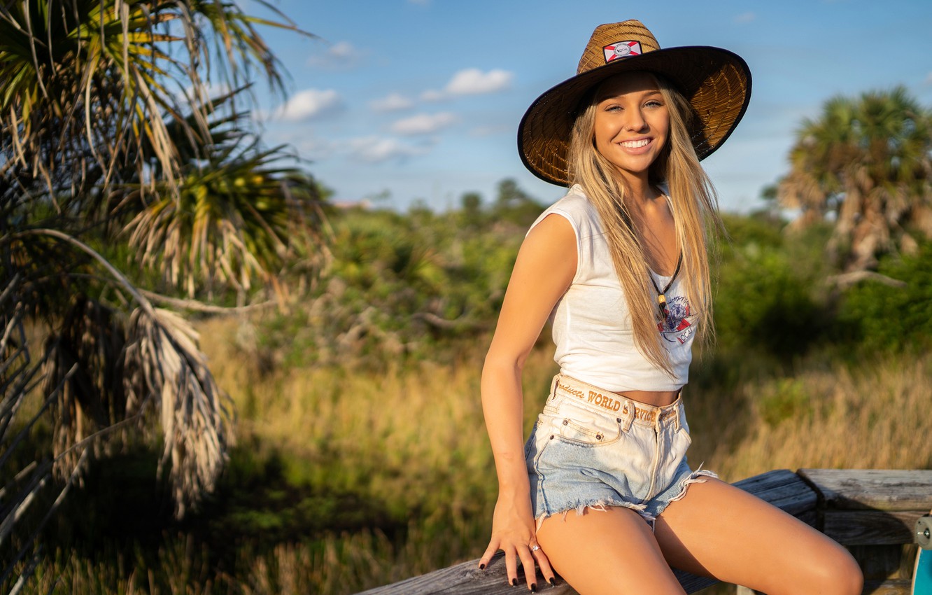 Wallpaper greens, look, the sun, nature, , pose, model, shorts, portrait, hat, makeup, Mike, figure, hairstyle, blonde, beauty image for desktop, section девушки