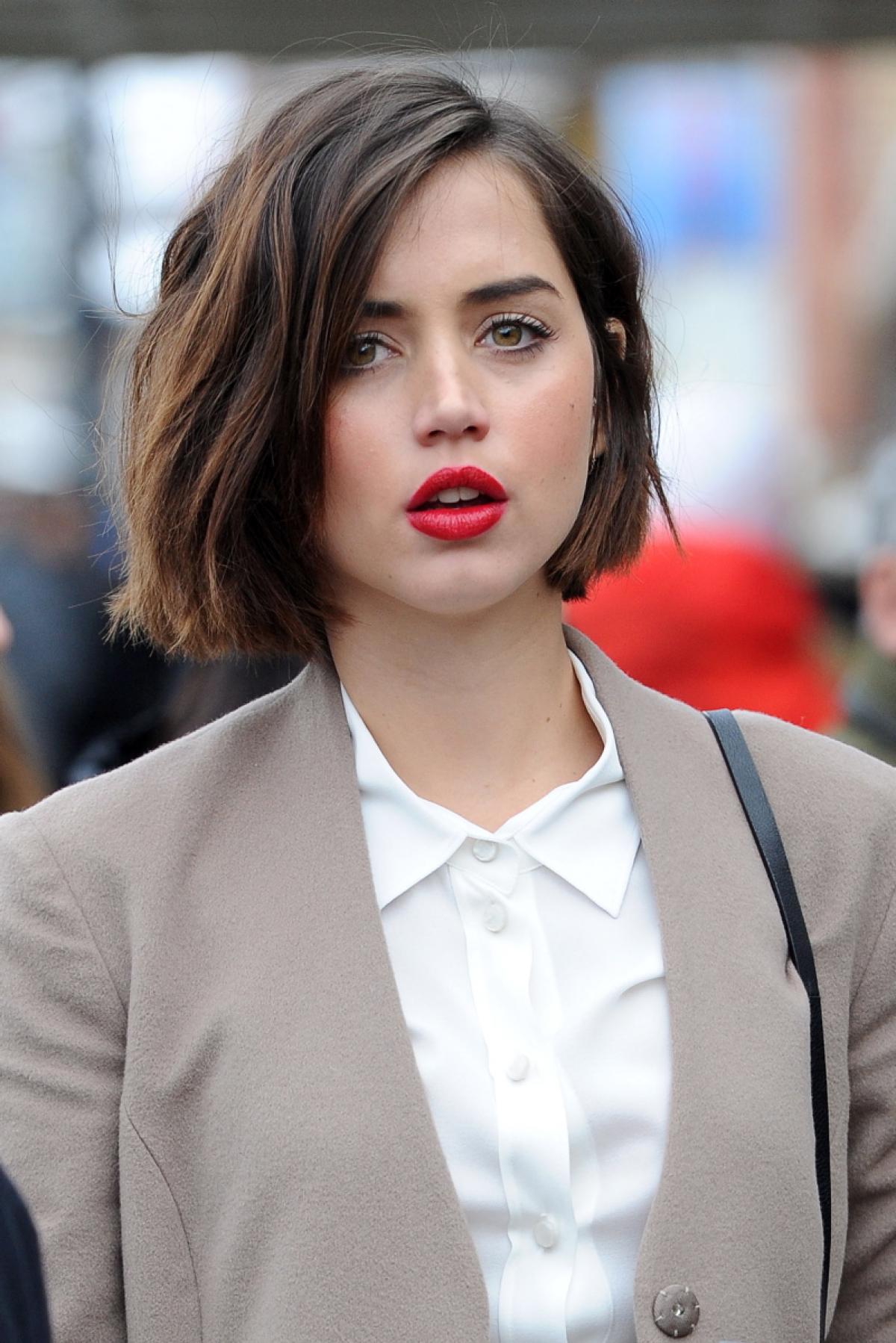 Ana De Armas iPhone Wallpaper