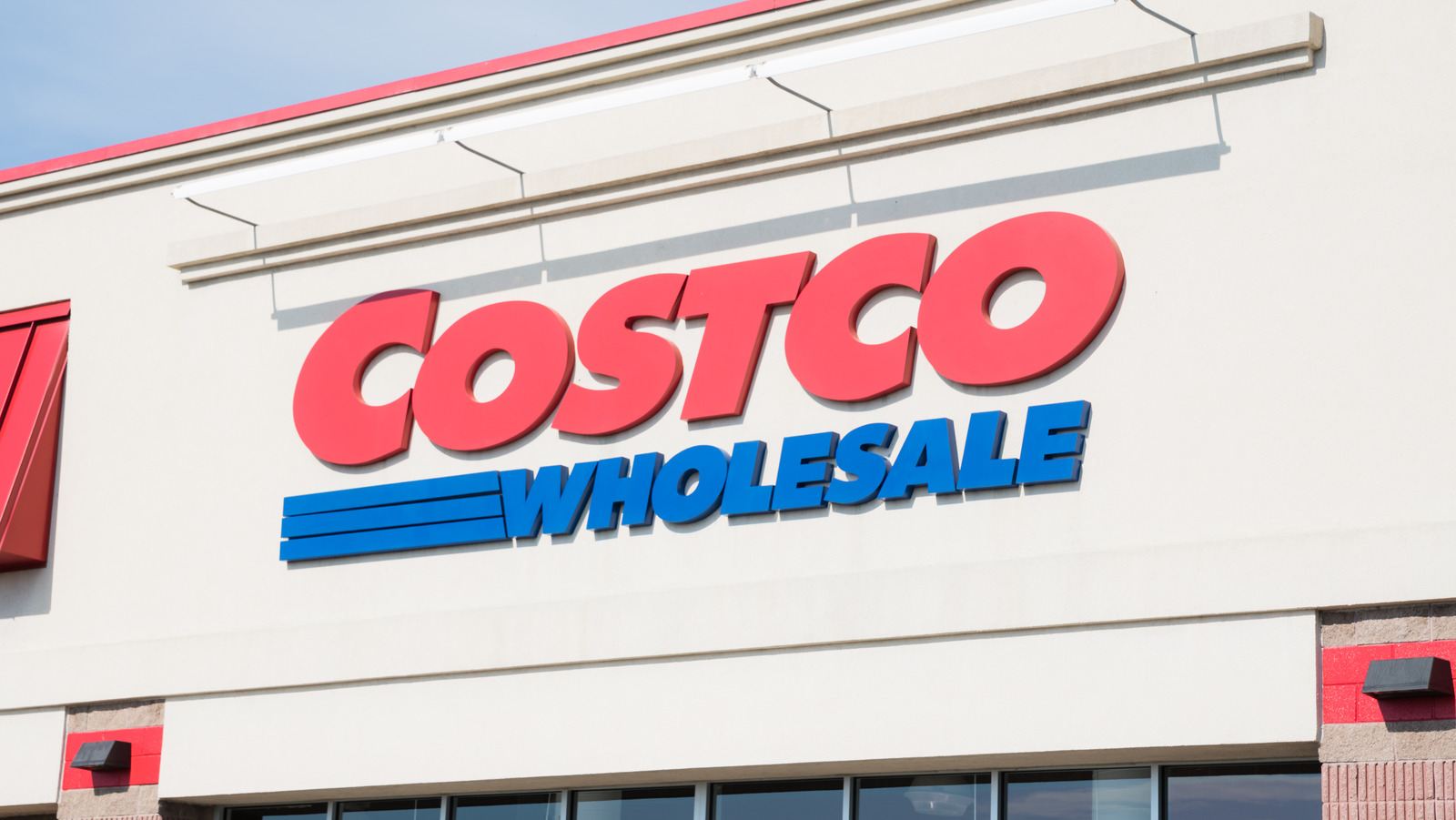 A Surprising Number Of People Like To Wander Aimlessly Around Costco