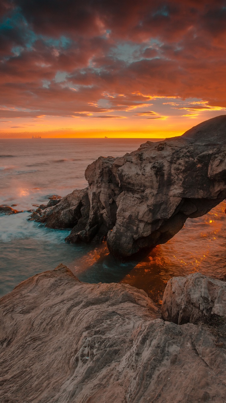 England, Northumberland, sunrise, sea, rocks iPhone X 8, 7, 6, 5, 4, 3GS wallpaper download