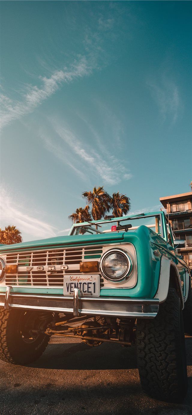 Venice the Menace iPhone X wallpaper. Classic car photography, iPhone wallpaper vintage, iPad wallpaper