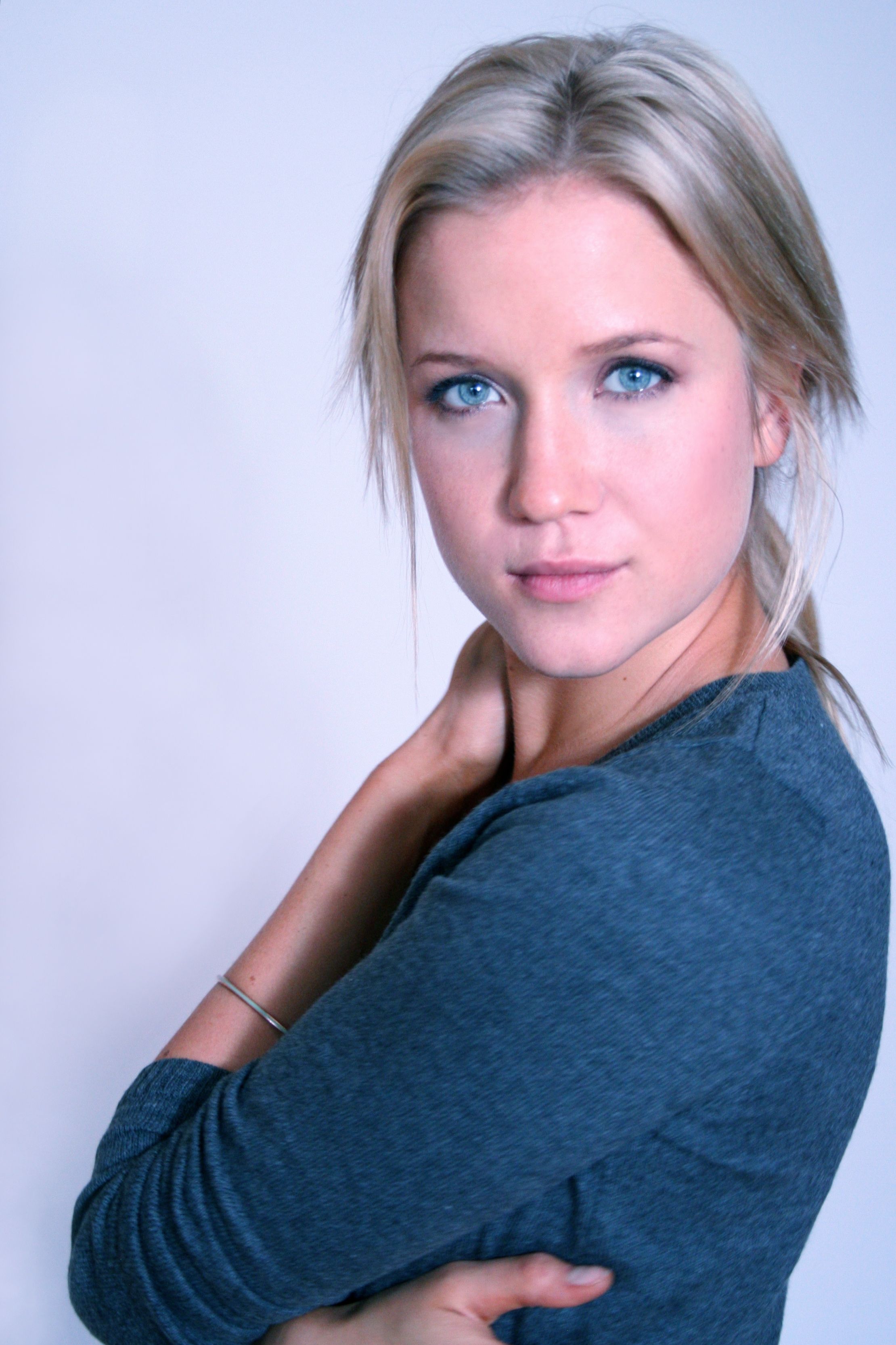 Jessy Schram Wallpapers - Wallpaper Cave