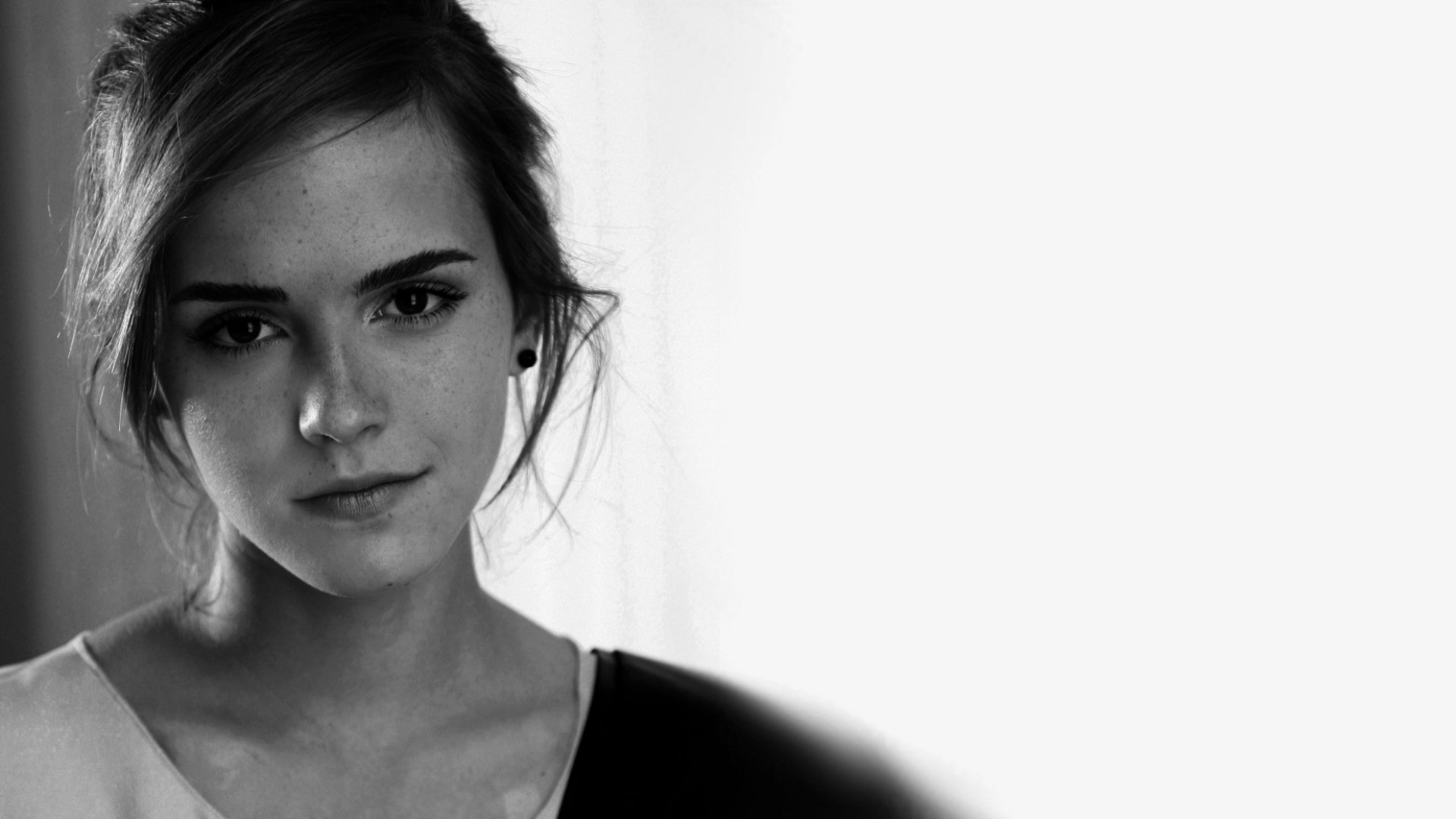 Emma Watson Wallpaper Black And White