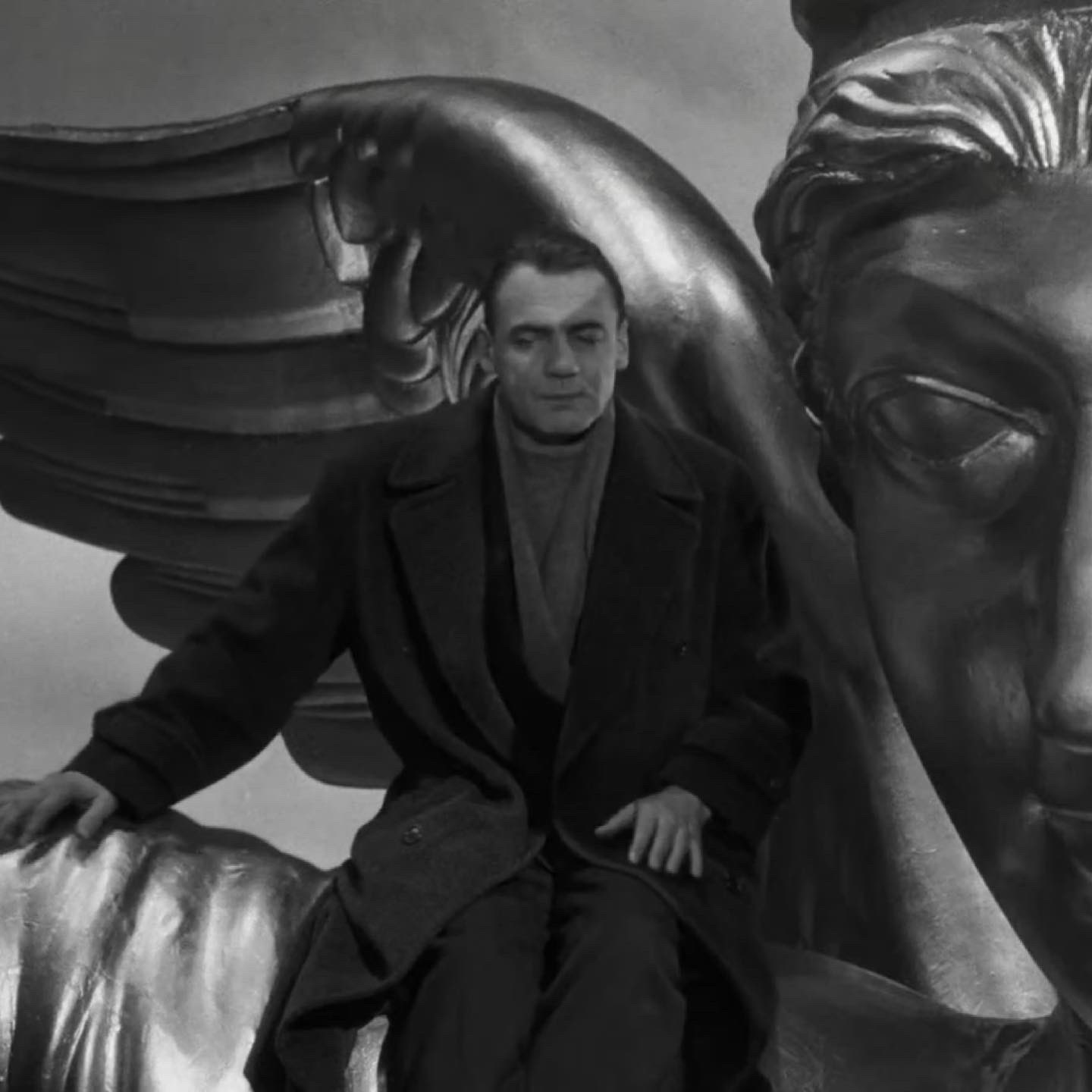 Небо над берлином. Wings of Desire (1987). Небо над Берлином ангел. Небо над Берлином артхаус.