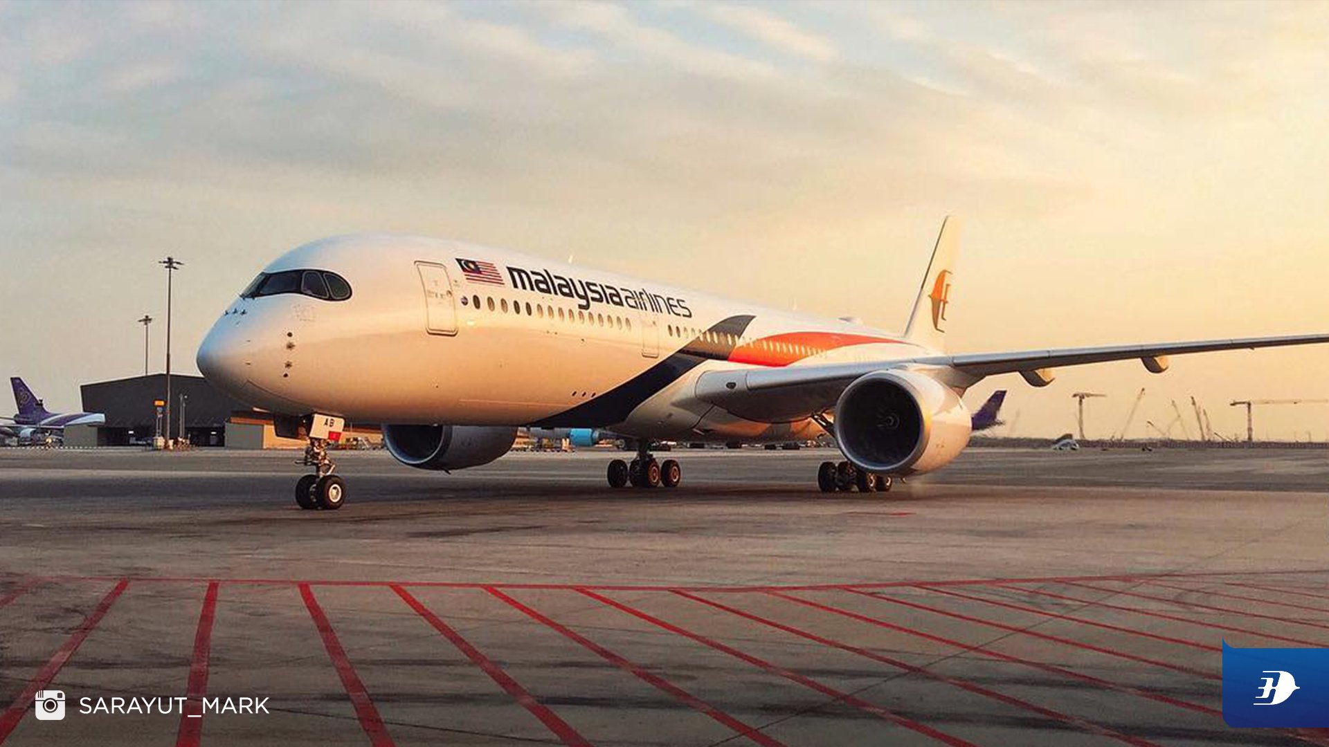 Malaysia Airlines of our favourite views of our new A350 during sunset in Bangkok. Share your favourite #MalaysiaAirlines A350 picture with us today! Thank you, for sharing