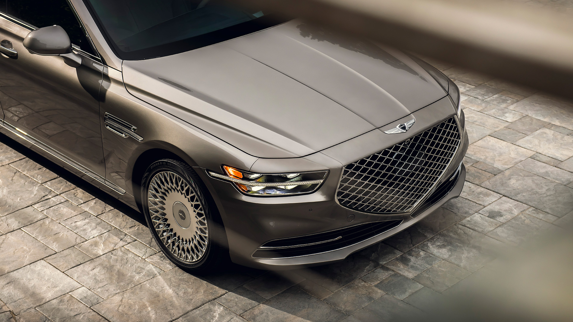 FLAGSHIP LUXURY FOR ALL SEASONS- 2020 GENESIS G90 RECOGNIZED AS WINTER SEDAN OF THE YEAR BY