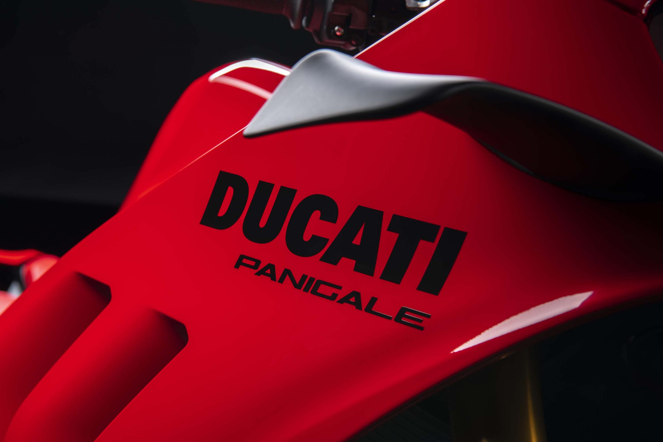 A New Ducati Panigale V4 SP2 / V4 R Coming Soon? & Rubber