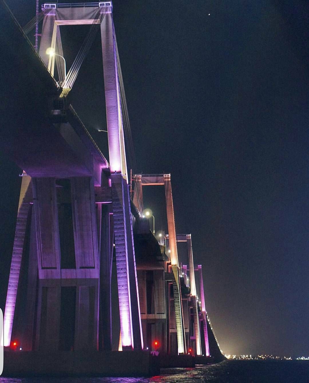 worldvenezuela on Instagram: “foto cortesía de: excelente vista de nuestro puente sobre el lago de Maracai. Hidden photo, South america travel, Photo