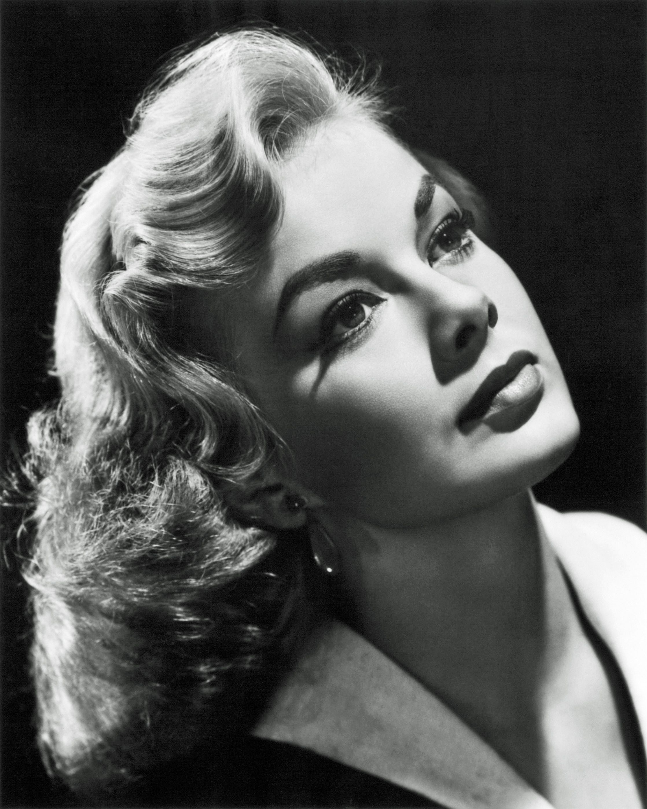 Leslie Parrish (b. 1935). Leslie parrish, Celebrity wallpaper, Old hollywood stars