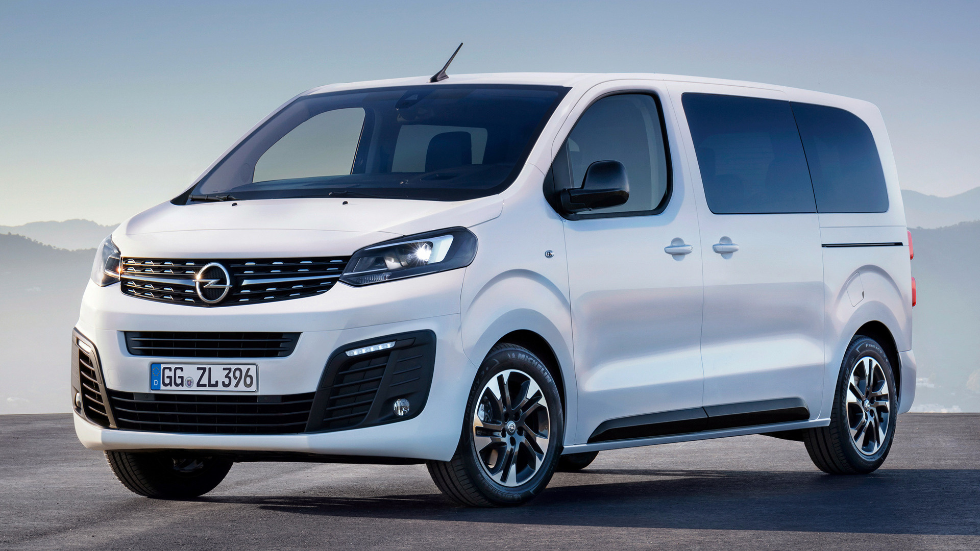 Opel Zafira Life and HD Image