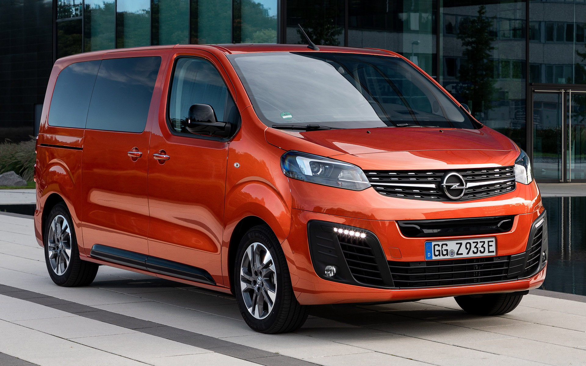 Opel Zafira E Life And HD Image