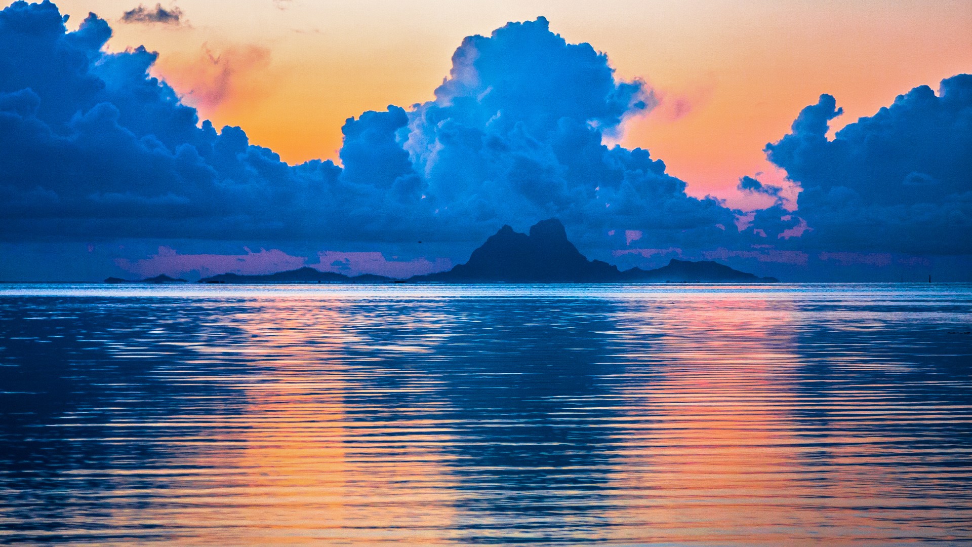 Sunset over Bora Bora, French Polynesia. Windows 10 Spotlight Image
