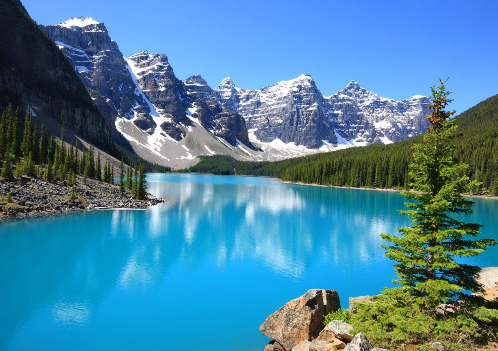 Moraine Lake Wallpaper
