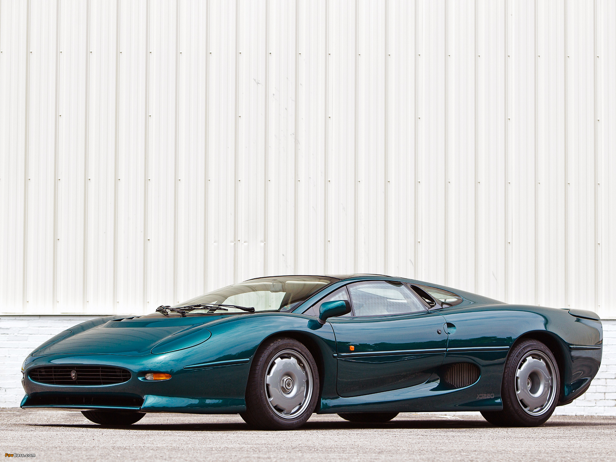 Jaguar XJ220 1992–94 wallpaper (2048x1536)