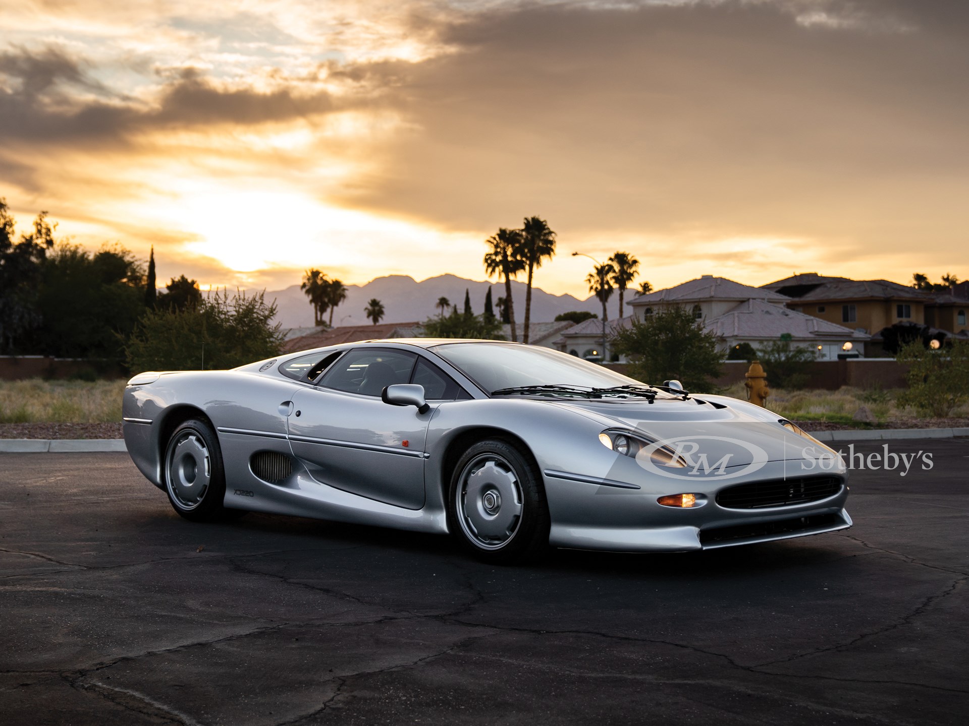 Jaguar XJ220. Monterey 2019. RM Sotheby's