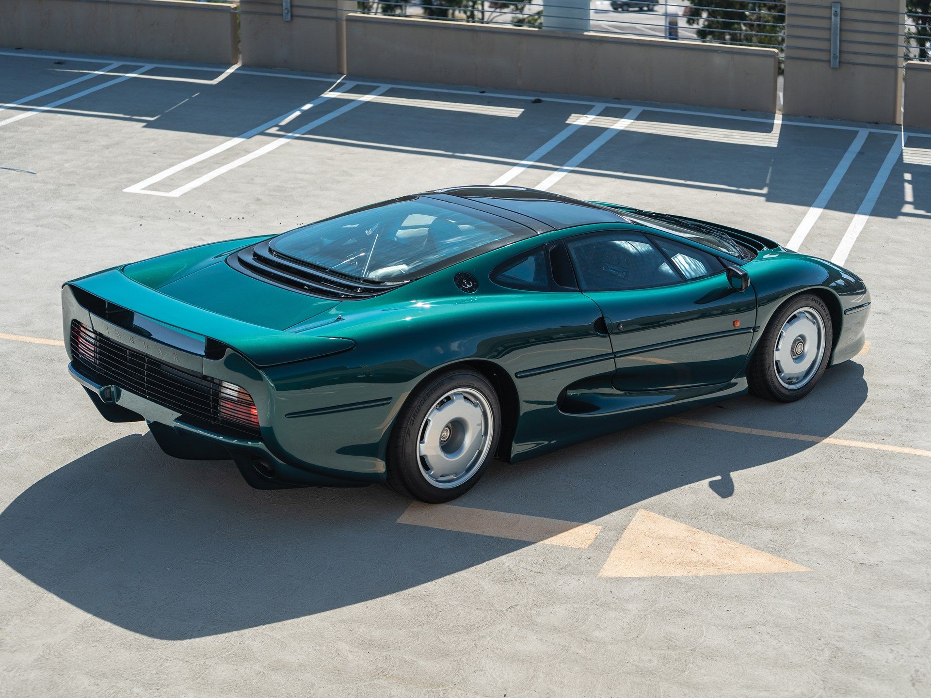 Купить Модель Ягуар Xj220 Масштаб 1 18