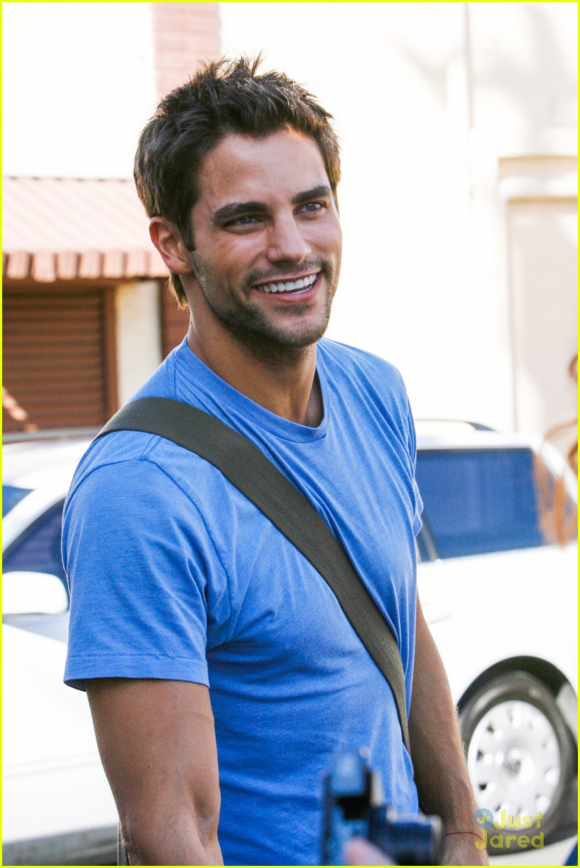 Brant Daugherty: Fan Friendly before 'DWTS' Rehearsals!: Photo 606335. Brant Daugherty, Peta Murgatroyd Picture. Just Jared Jr