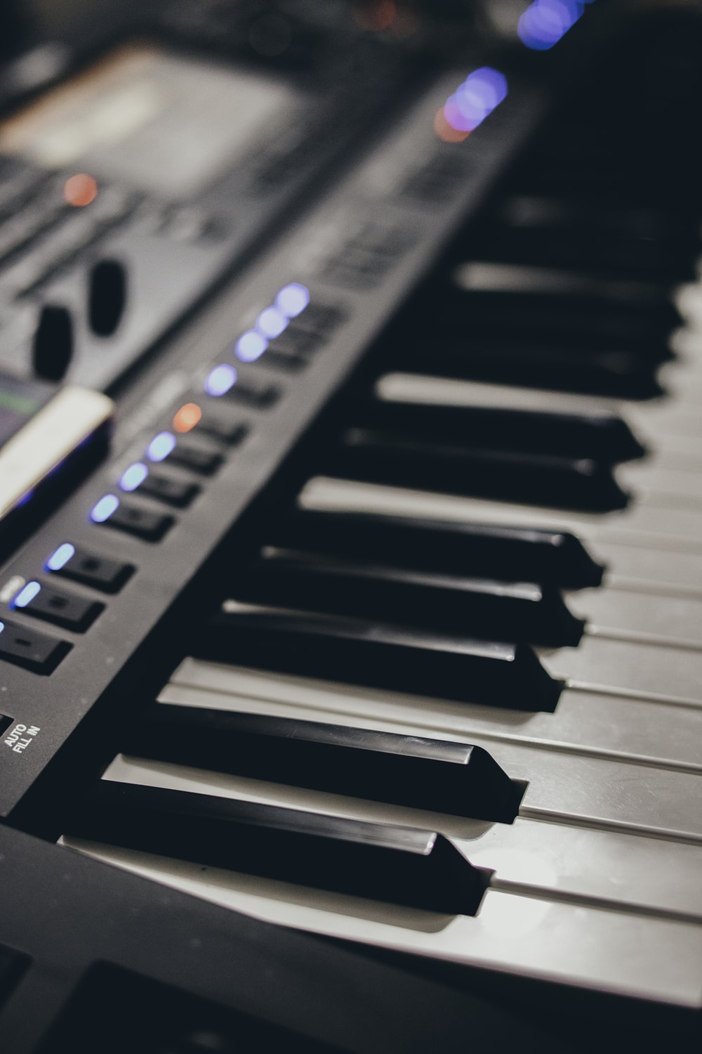 Piano Keyboard Picture [HD]. Download Free Image