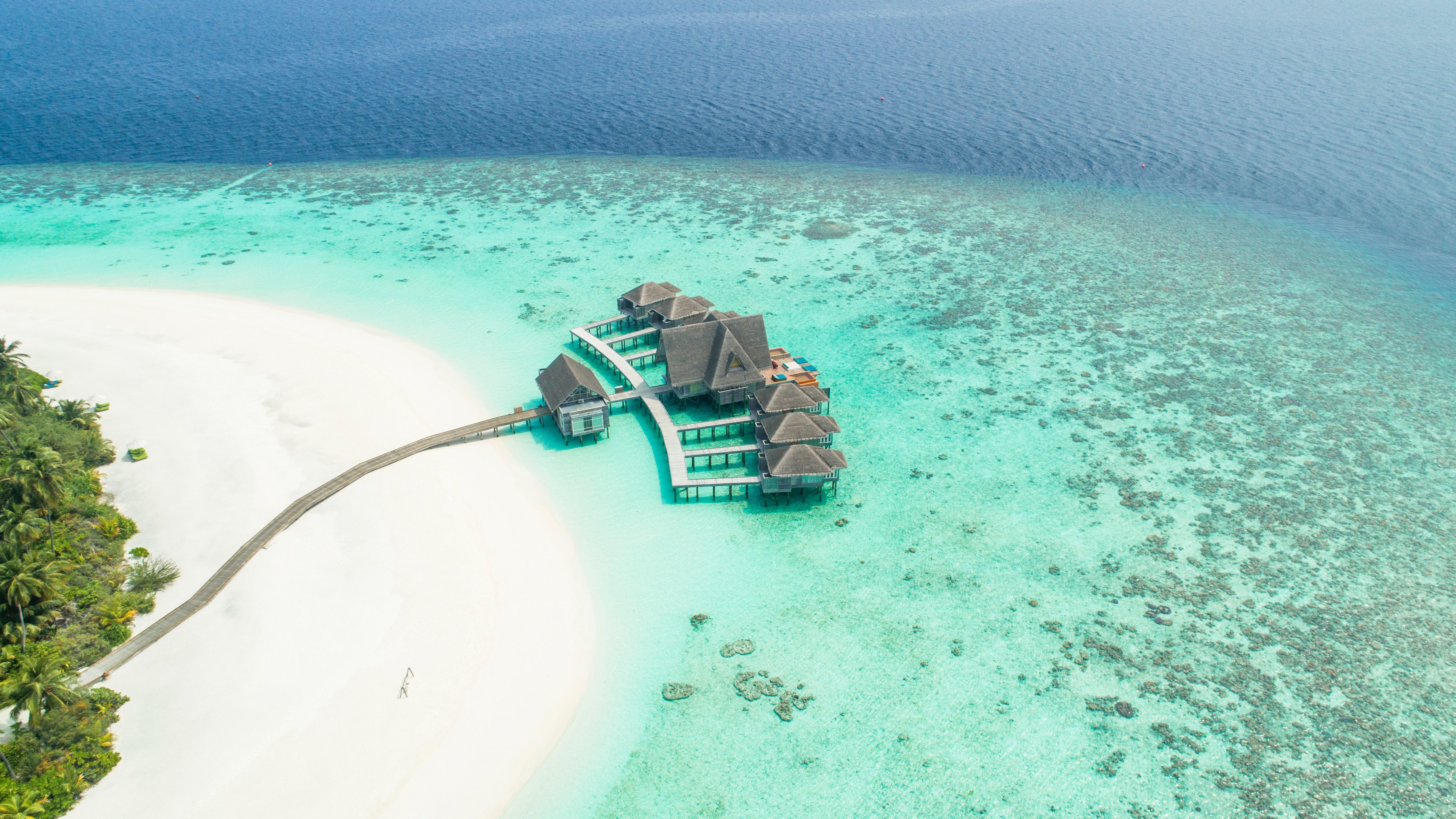 Download 5120x2880 resort, holiday, summer, aerial view, nature, maldives 5k wallpaper, 5120x2880 5k image, background, 17426
