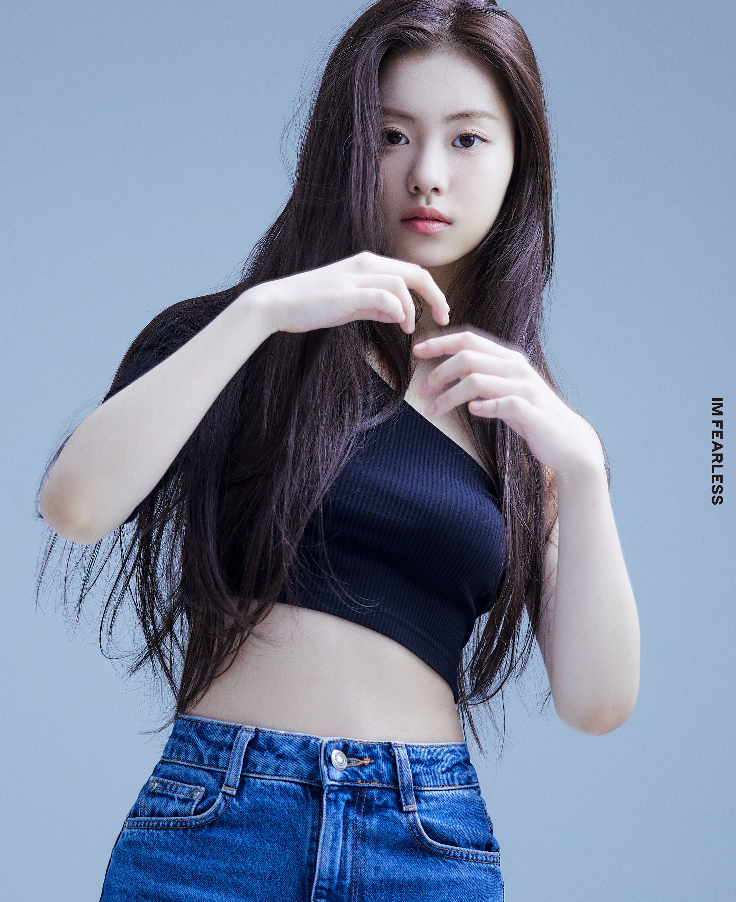 Korean Model Kazuha  Le Sserafim Kpop Girls Group 4K wallpaper download