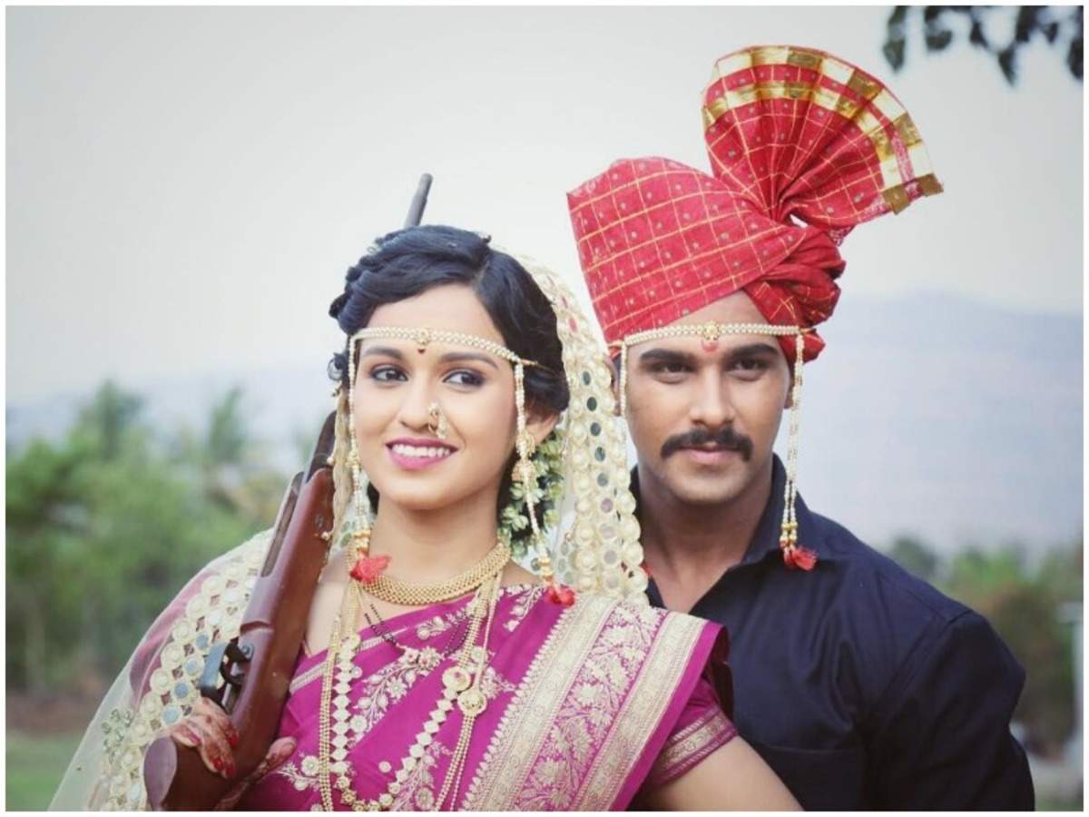 Sheetal Ajinkya's Wedding Photohoot: Sheetal Poses With A Gun Of India