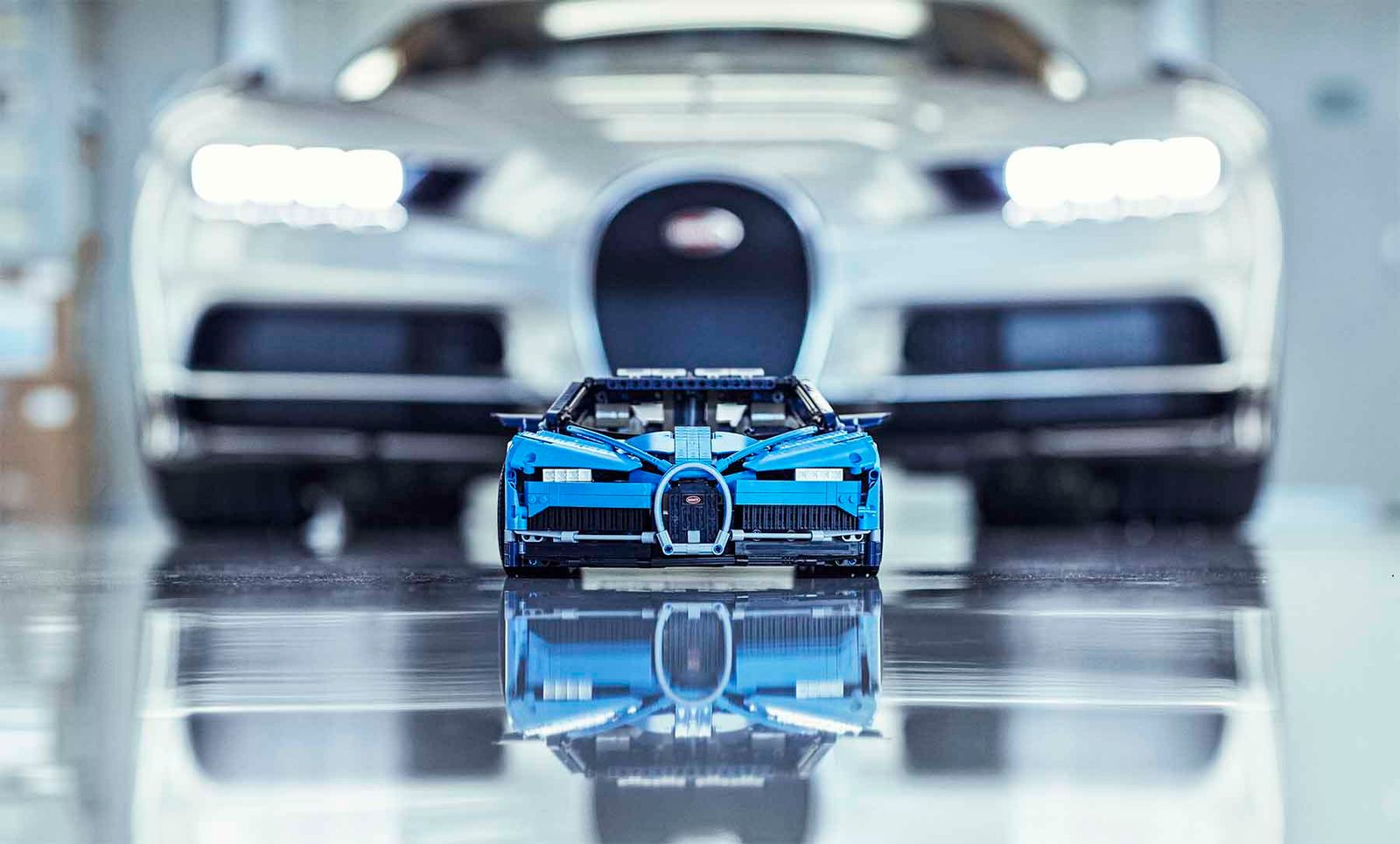 LEGO® Technic Presents: 42083 Bugatti Chiron.com BR