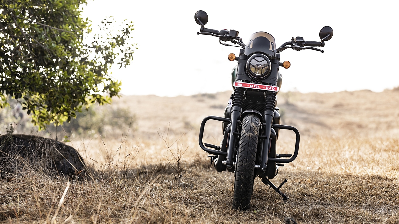 image of Yezdi Roadster. Photo of Roadster