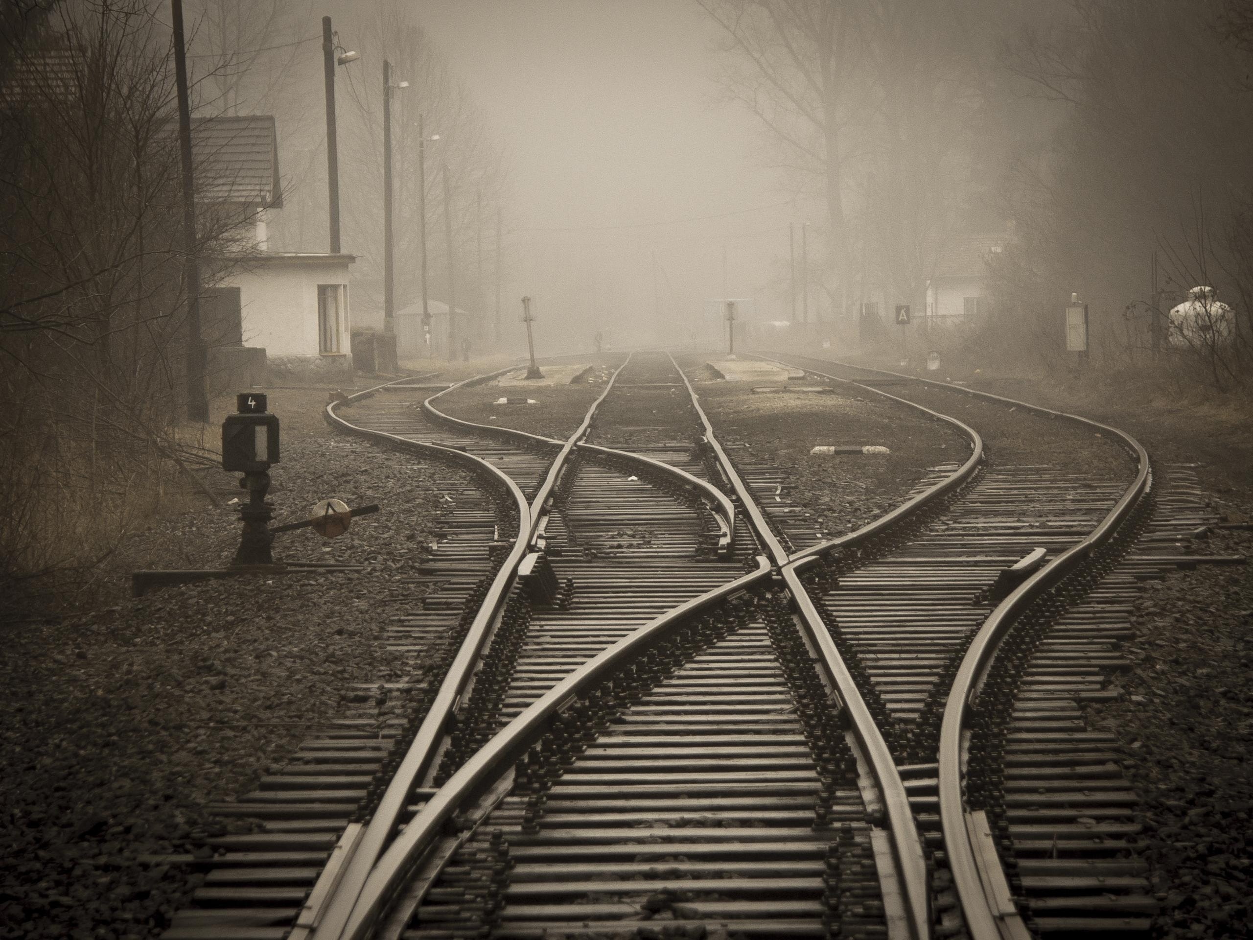 20,Best Train Tracks Photo · 100% Free Downloads