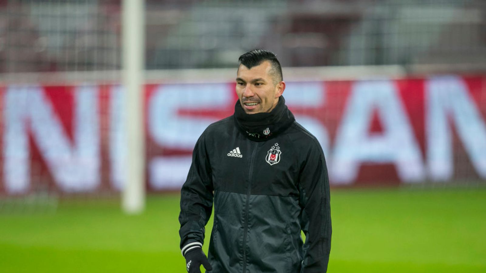 West Ham want Besiktas defender Gary Medel